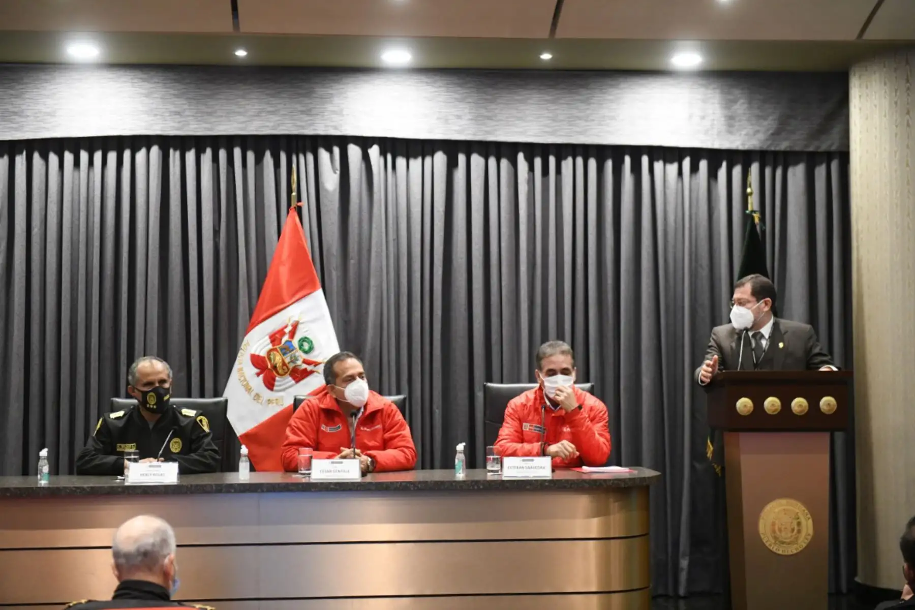Ministro del Interior, César Gentille, sostuvo una reunión de coordinación con el fiscal superior de crimen organizado de la Fiscalía, Jorge Chávez Cotrina, con el objetivo de fortalecer trabajo conjunto y consolidar esfuerzos interinstitucionales contra este flagelo.
Foto:ANDINA/@MininterPeru