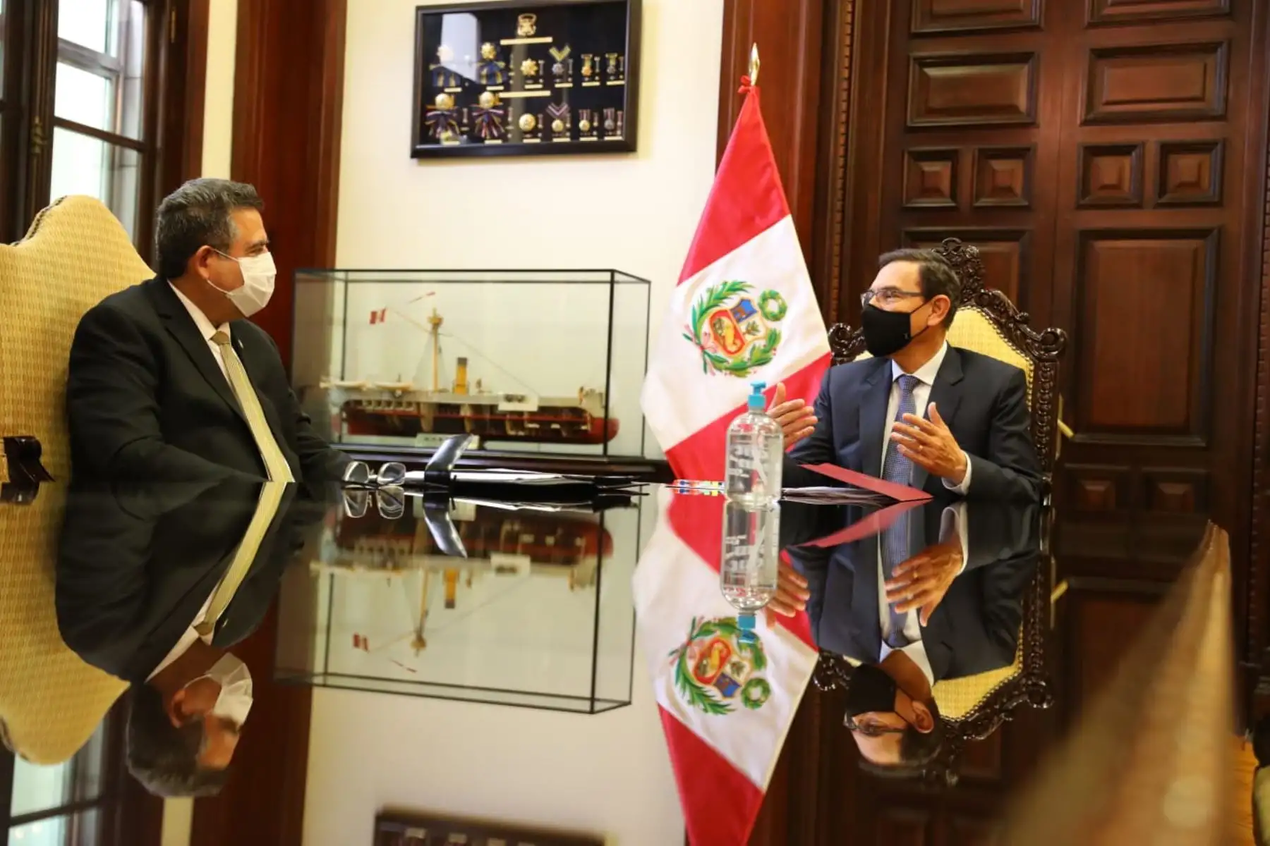 El presidente Martin Vizcarra recibe al titular del Congreso de la República, Manuel Merino, a fin de establecer una agenda conjunta y reafirmar la voluntad de trabajo por el bien de todos los peruanos. Foto: ANDINA/Prensa Presidencia