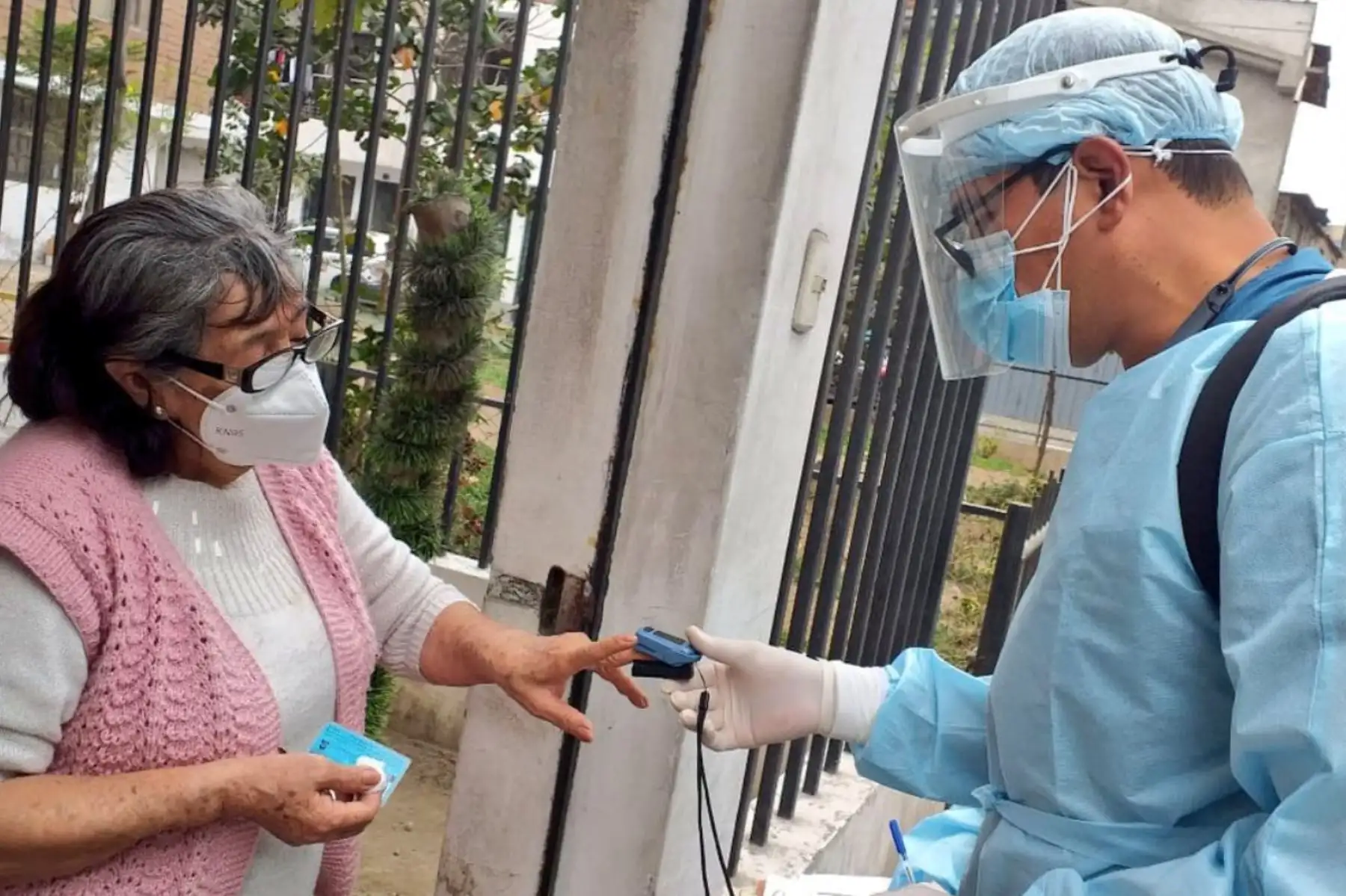 Operación Tayta llegó a El Agustino para brindar descarte y evaluación de Covid-19 a personas vulnerables. Foto: ANDINA/Minsa