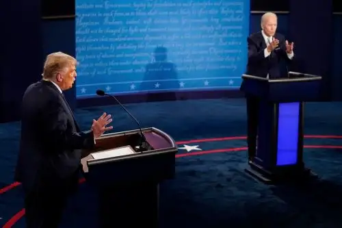 El presidente Donald Trump y el candidato demócrata Joe Biden durante su primer debate presidencial previo a las elecciones de noviembre. Foto: AFP