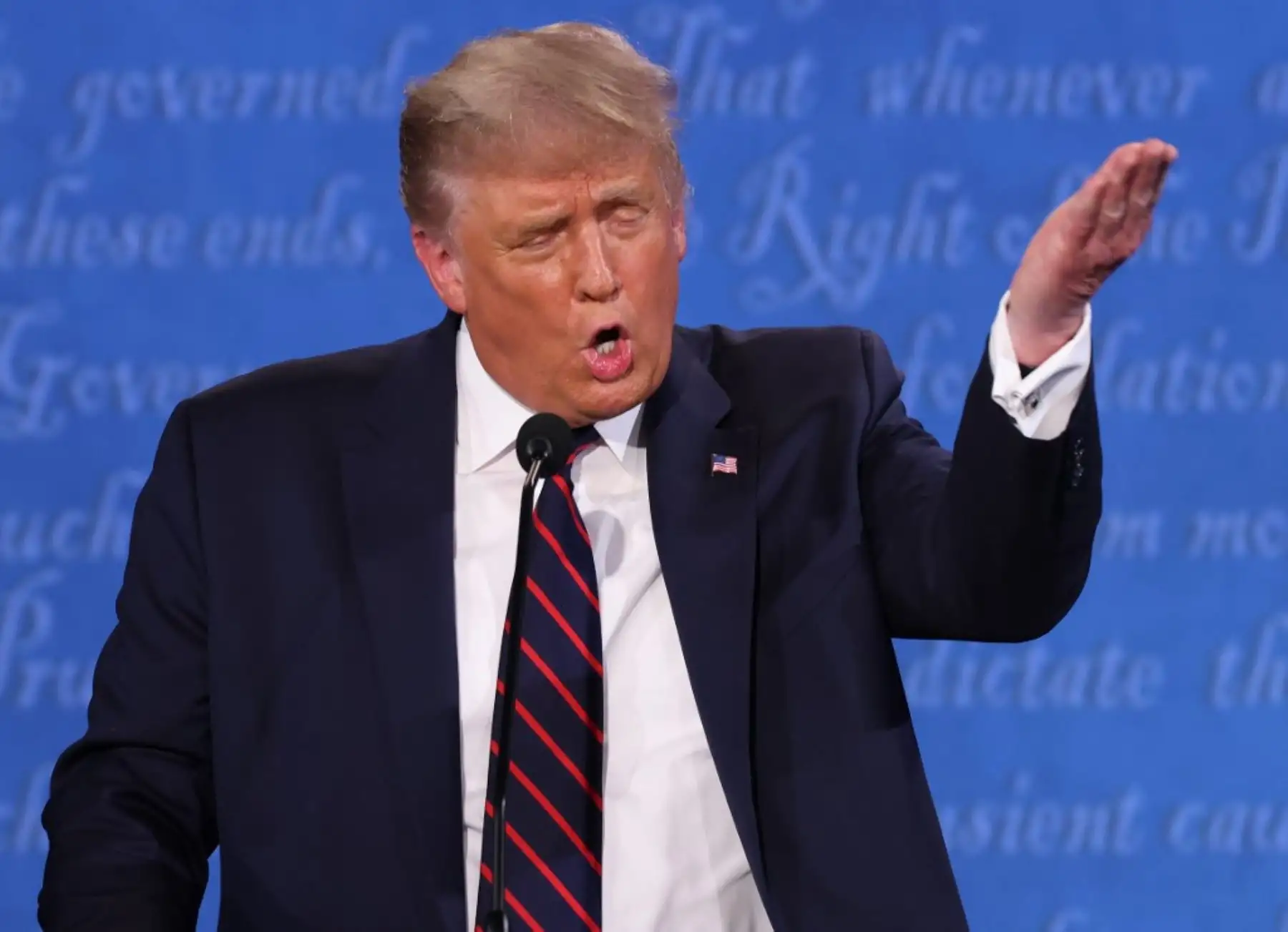 El presidente de los Estados Unidos, Donald Trump, y el candidato presidencial demócrata Joe Biden debaten en la Case Western Reserve University y Cleveland Clinic en Cleveland, Ohio. Foto: AFP