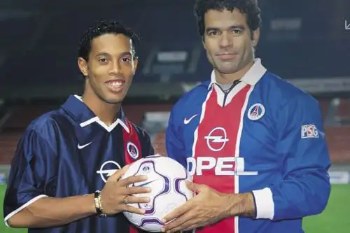 Rai fue elegido el mejor jugador del PSG en la historia. Ronaldinho quedó tercero.