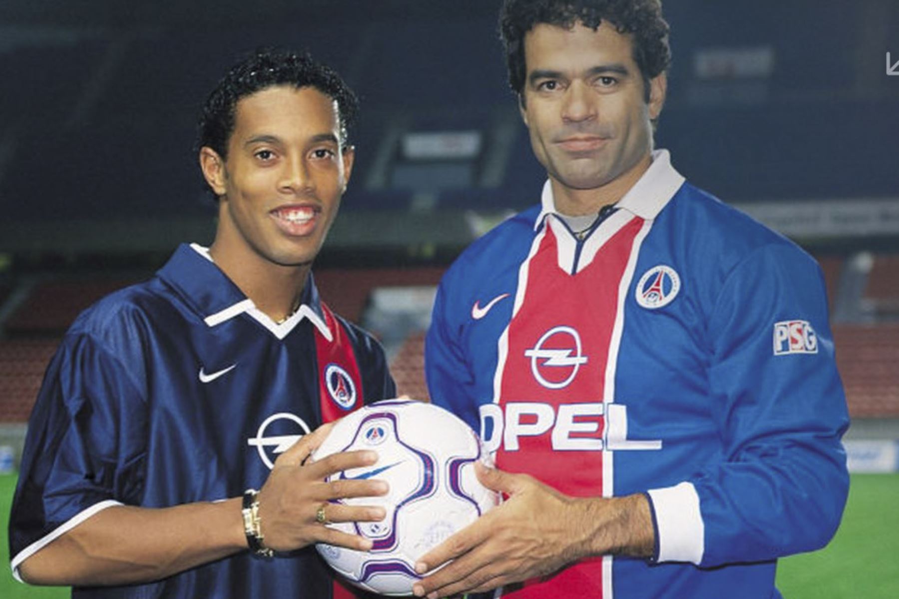 Rai fue elegido el mejor jugador del PSG en la historia. Ronaldinho quedó tercero.