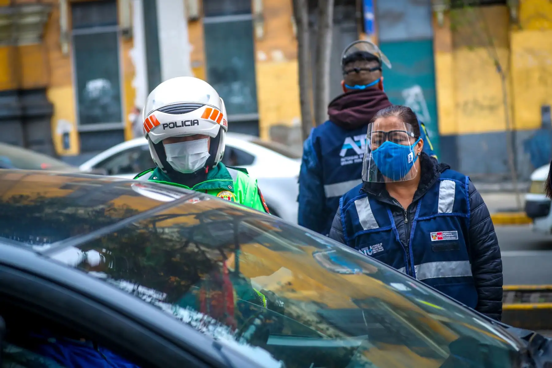 En total, se detectó a 25 unidades que transportaban pasajeros en condiciones de informalidad, por lo que fueron conducidas a los depósitos municipales de Chorrillos y El Agustino que ya se encuentran acreditados por la ATU.
Foto:ANDINA/ATU