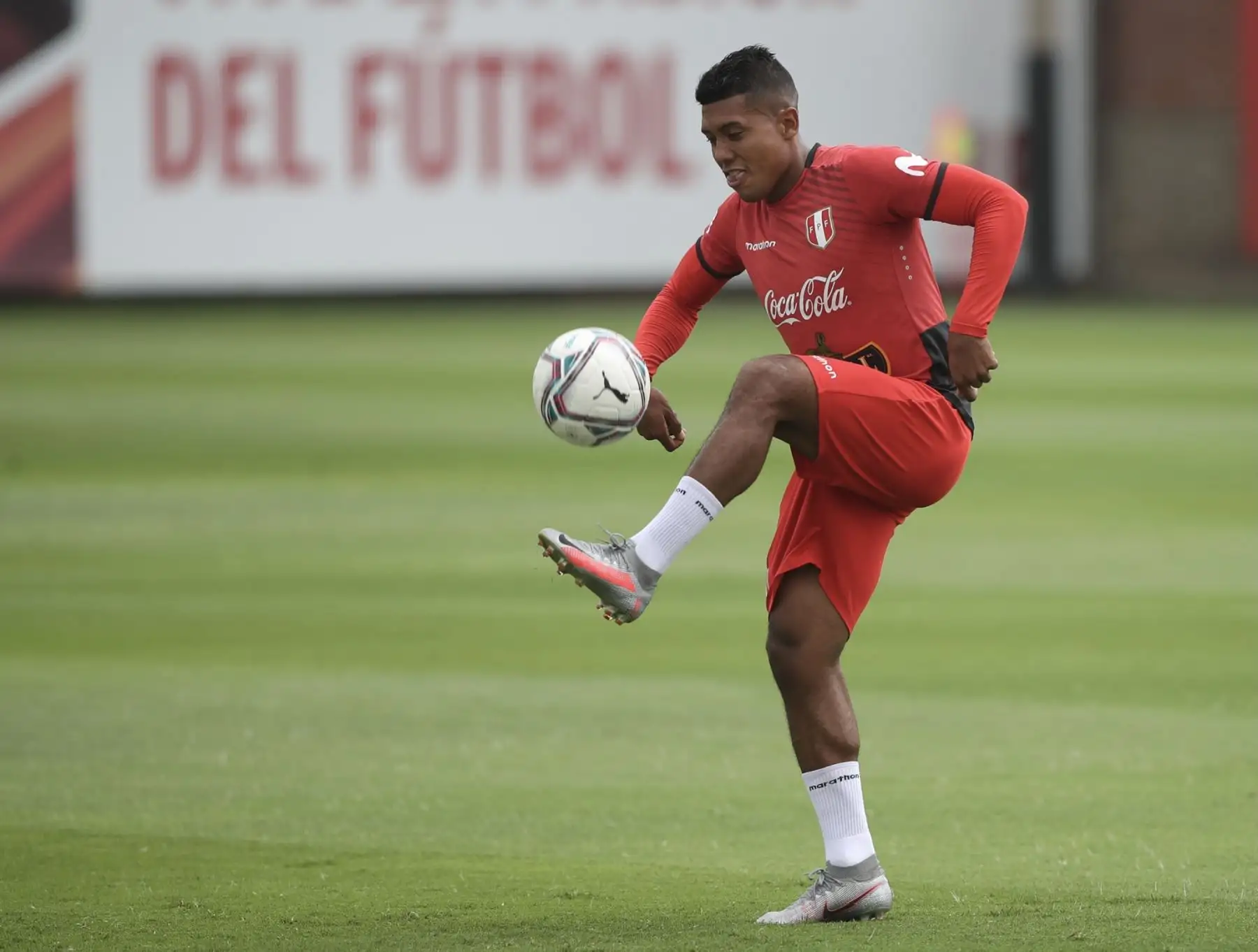 Selección peruana completó sus entrenamientos por tercer día consecutivo en el Complejo Deportivo Videna FPF, con miras a su debut en las Clasificatorias a Qatar 2022. Foto: @SeleccionPeru