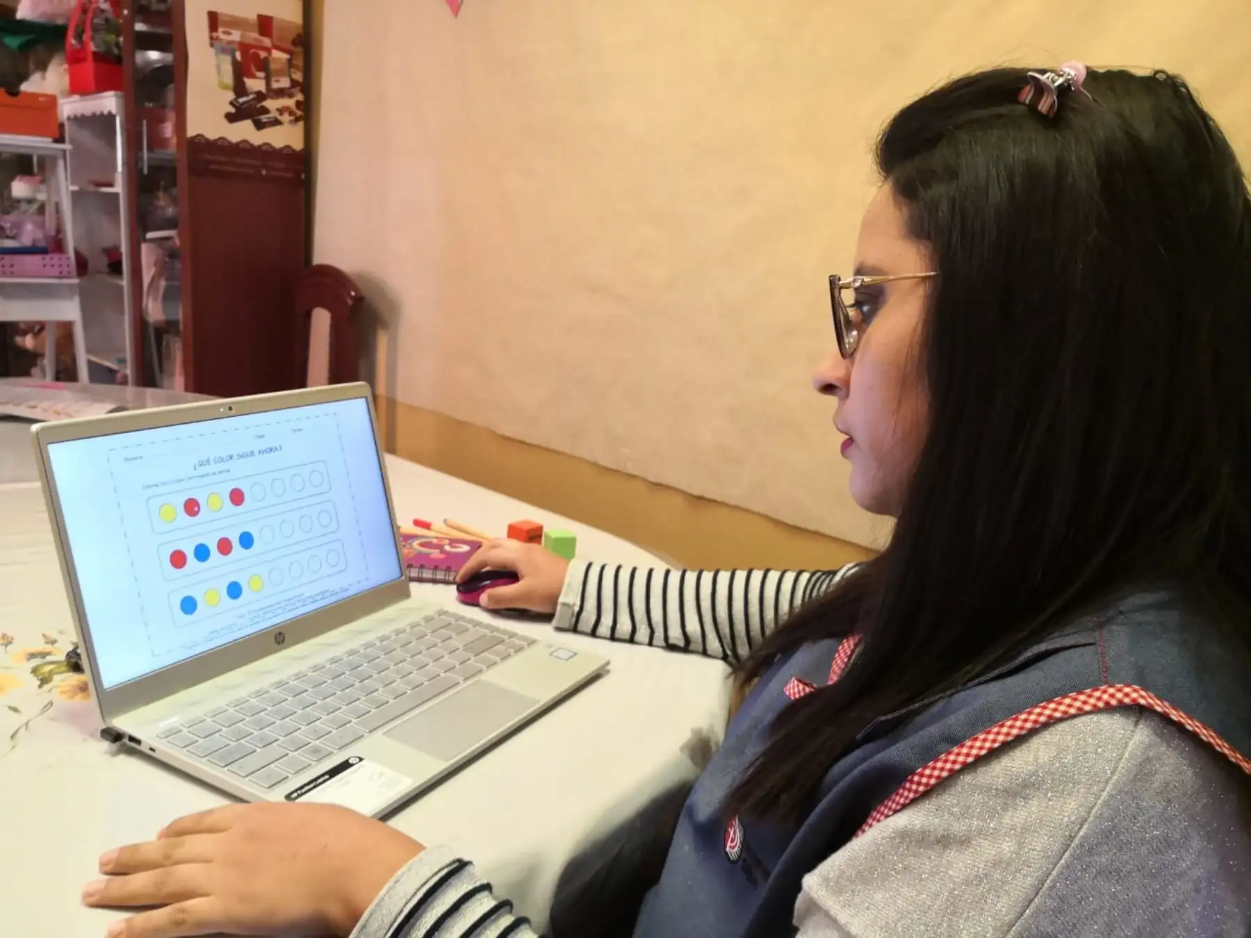 Minedu: 400,000 docentes tienen desde hoy planes gratuitos de telefonía y datos. Foto: ANDINA/Difusión.