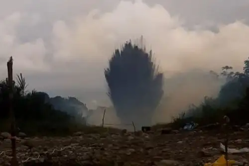 Personal militar y policial destruyó una pista clandestina en el Vraem y bidones de combustible para avioneta. Foto: ANDINA/Difusión
