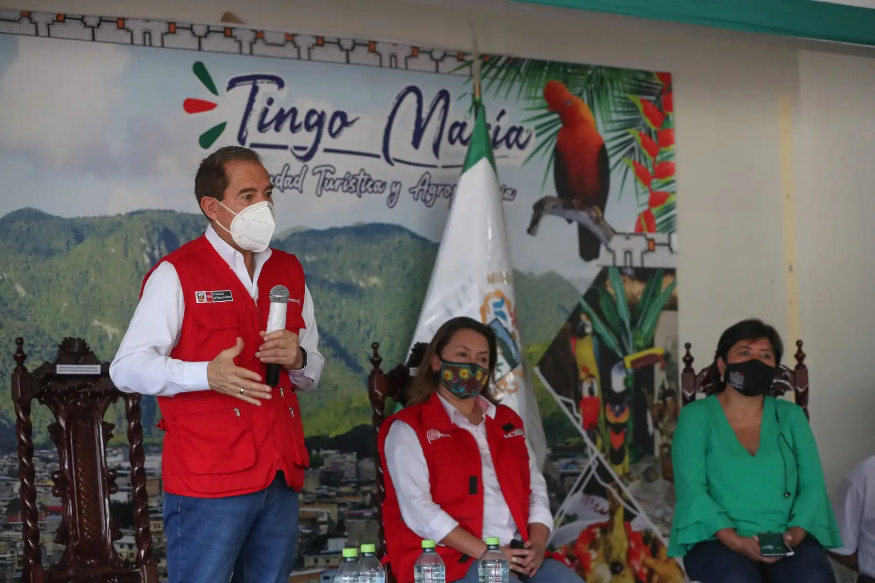 El presidente del Consejo de Ministros, Walter Martos, junto a la ministra de Comercio Exterior, Rocío Barrios realizan visita de trabajo en la Región Huánuco.
Foto:ANDINA/PCM