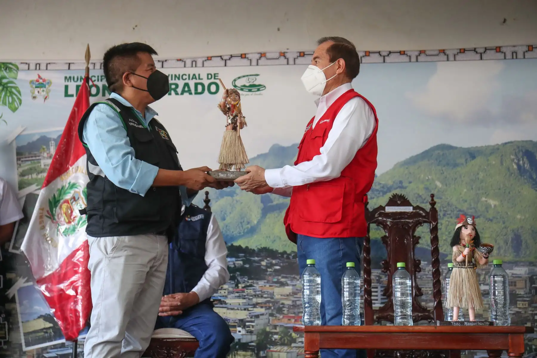 El presidente del Consejo de Ministros, Walter Martos, junto a la ministra de Comercio Exterior, Rocío Barrios realizan visita de trabajo en la Región Huánuco.
Foto:ANDINA/PCM