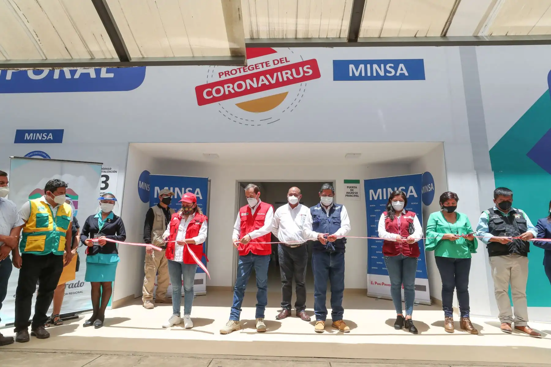 El presidente del Consejo de Ministros, Walter Martos, junto a la ministra de Comercio Exterior, Rocío Barrios realizan visita de trabajo en la Región Huánuco.
Foto:ANDINA/PCM