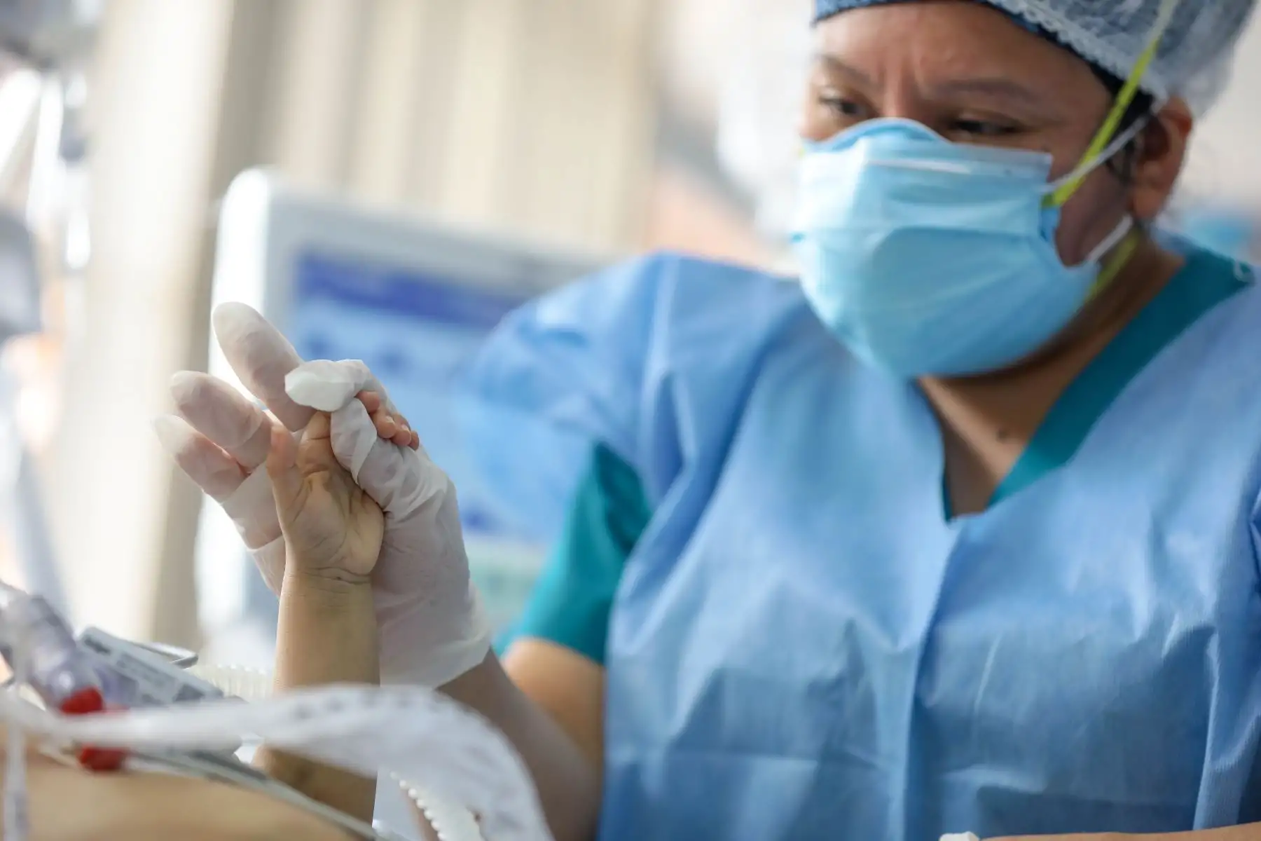 ¡Proeza médica! Extirpan tumor de gran tamaño y peso a niña en plena pandemia. Foto: ANDINA/Difusión.
