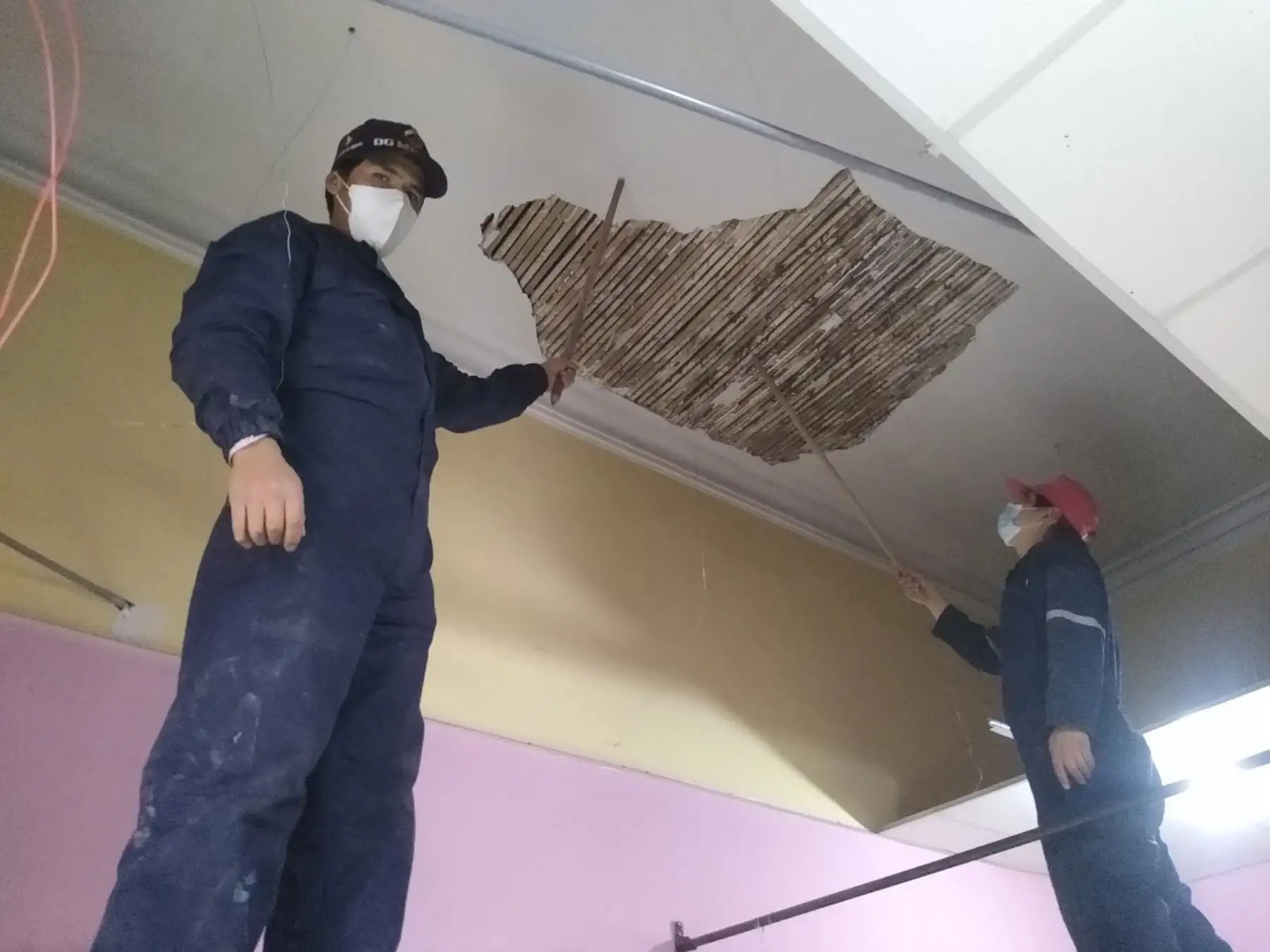 Lluvia intensa provocó el desplome del techo de la sala de partos del hospital materno infantil de Huancayo. ANDINA/Difusión
