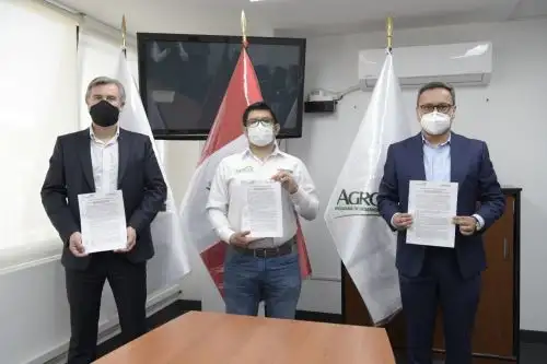 Agro Rural y la Minera Barrick Misquichilca S.A suscribieron convenio que permitirá una inversión de más de 40 millones de soles en beneficio de familias de Áncash.