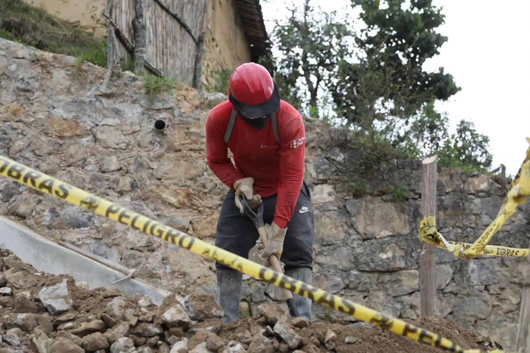 El ministro de Trabajo, Javier Palacios, supervisa los proyectos de mejoramiento de transitabilidad que brindan empleos temporales a los ciudadanos y ciudadanas del distrito de Levanto- Amazonas, a través del programa.
Foto:ANDINA/MTPE