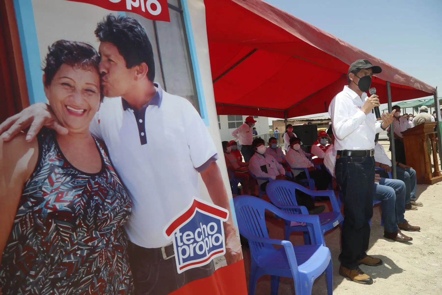 Ministro de Vivienda Construcción Y saneamiento Carlos Lozada visita Cura Mori e inspecciona obras de agua en La Legua , Catacaos y Curumuy en la región Piura. Foto: Ministerio de Vivienda