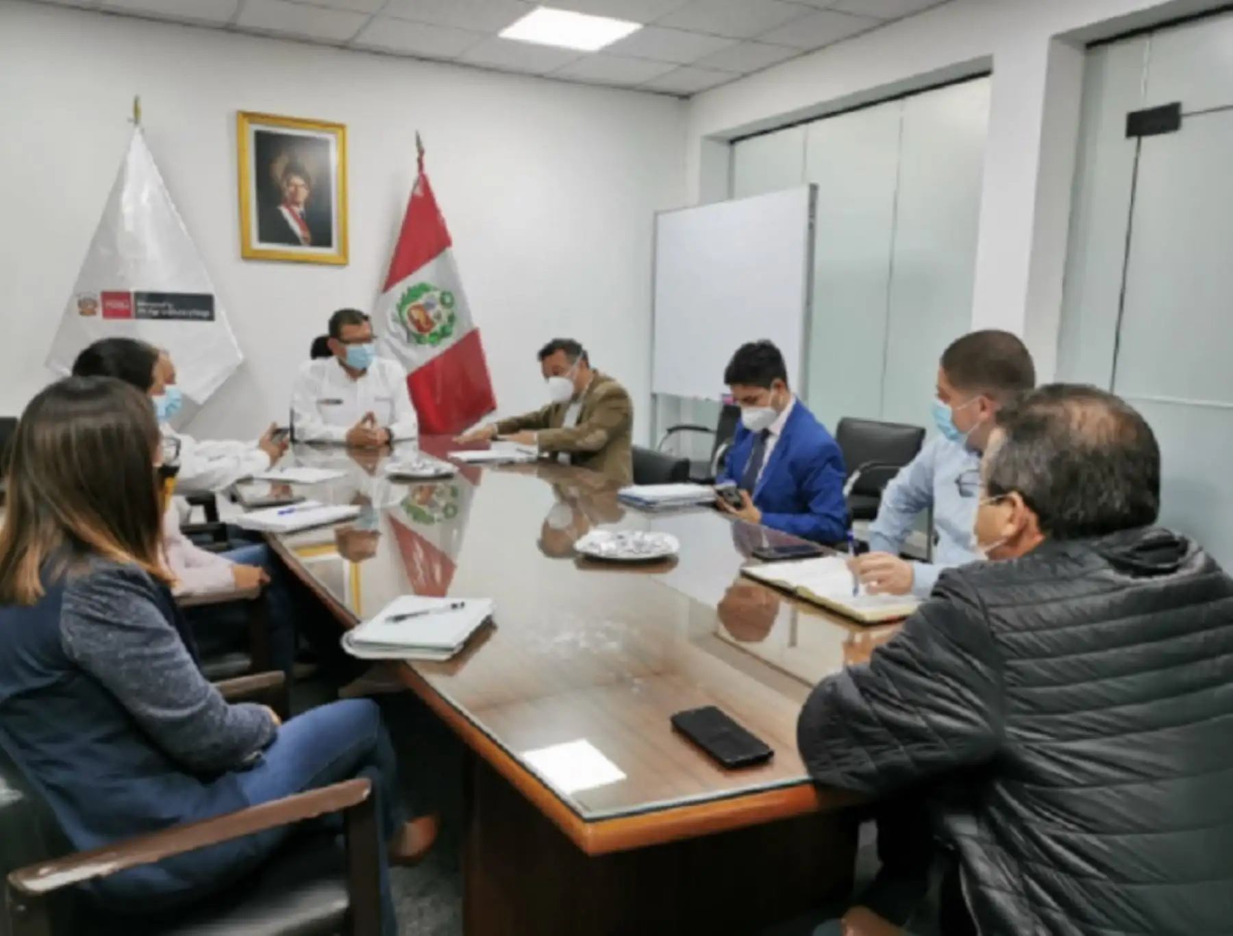 El vicegobernador regional Ever Cadenillas, informó que ha logrado el compromiso del ministro de Agricultura y Riego, Jorge Montenegro, para que a través de la Autoridad Nacional del Agua (ANA), se inicie los trabajos de mantenimiento de 100 pozos de agua a tajo abierto en la provincia de Ascope.