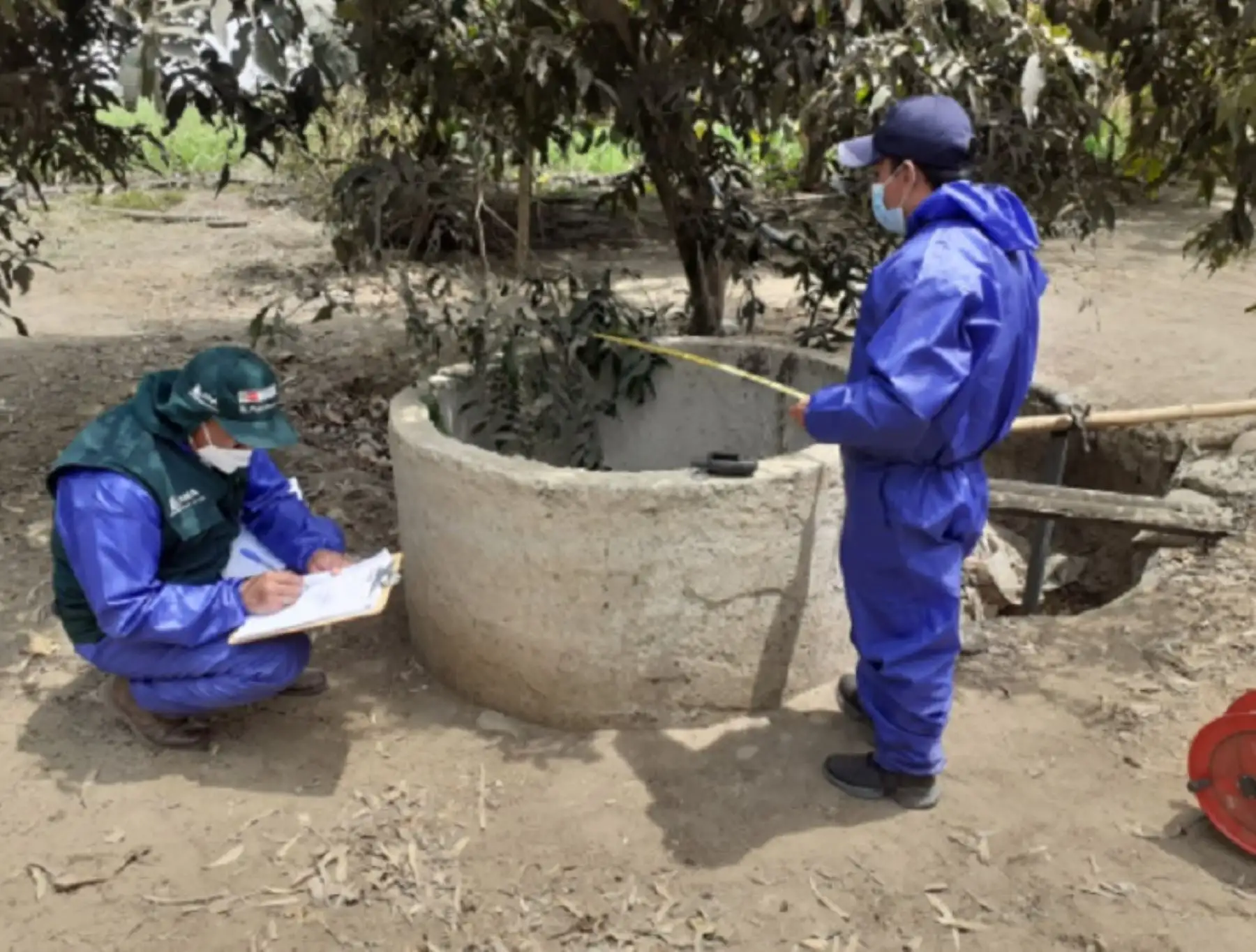 El Ministerio de Agricultura y Riego (Minagri), a través de la Autoridad Nacional del Agua (ANA), iniciará el mantenimiento de 100 pozos a tajo abierto y de 5 pozos tubulares en el Valle de Chicama, provincia de Ascope, para atenuar los efectos del déficit de agua en la región. Foto: Minagri.
