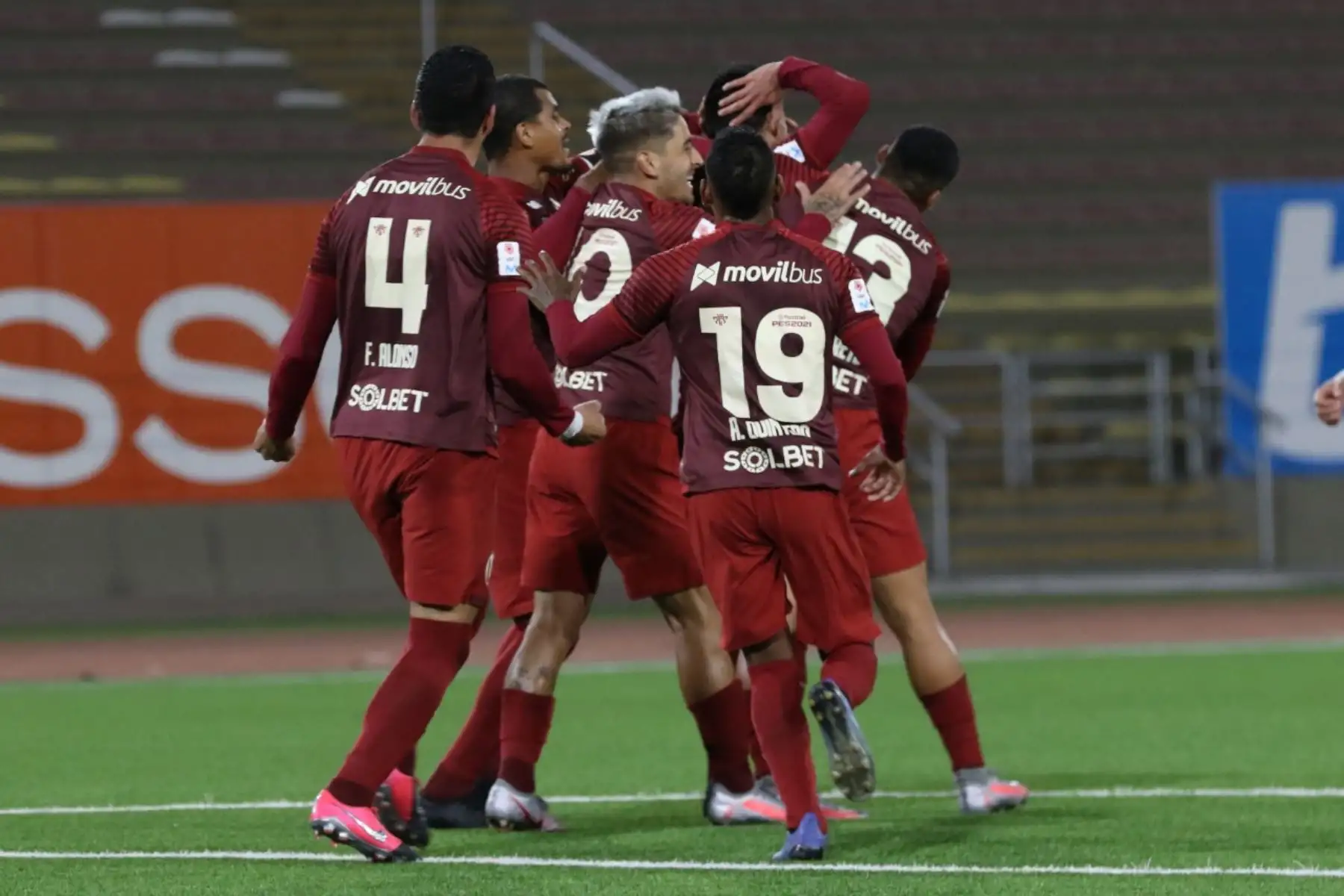 Universitario enfrenta a UTC por la fecha 16 del Torneo Apertura o Fase 1. Foto: FPF