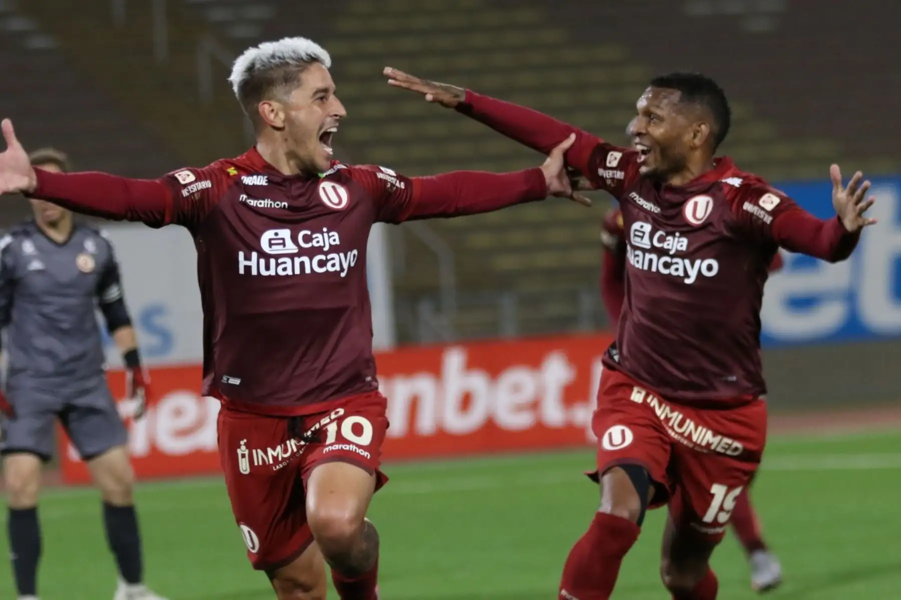 Universitario enfrenta a UTC por la fecha 16 del Torneo Apertura o Fase 1. Foto: FPF