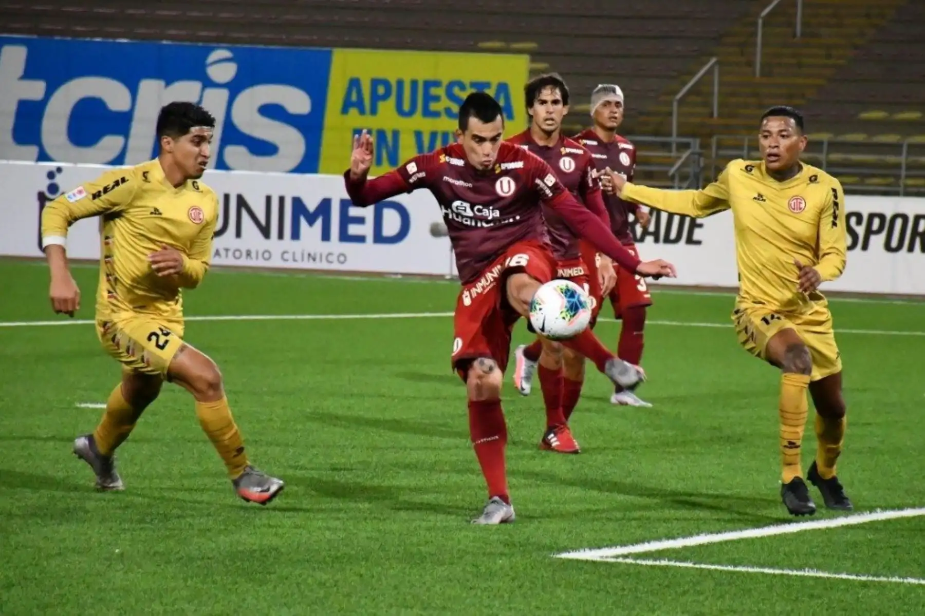 Universitario enfrenta a UTC por la fecha 16 del Torneo Apertura o Fase 1. Foto: FPF