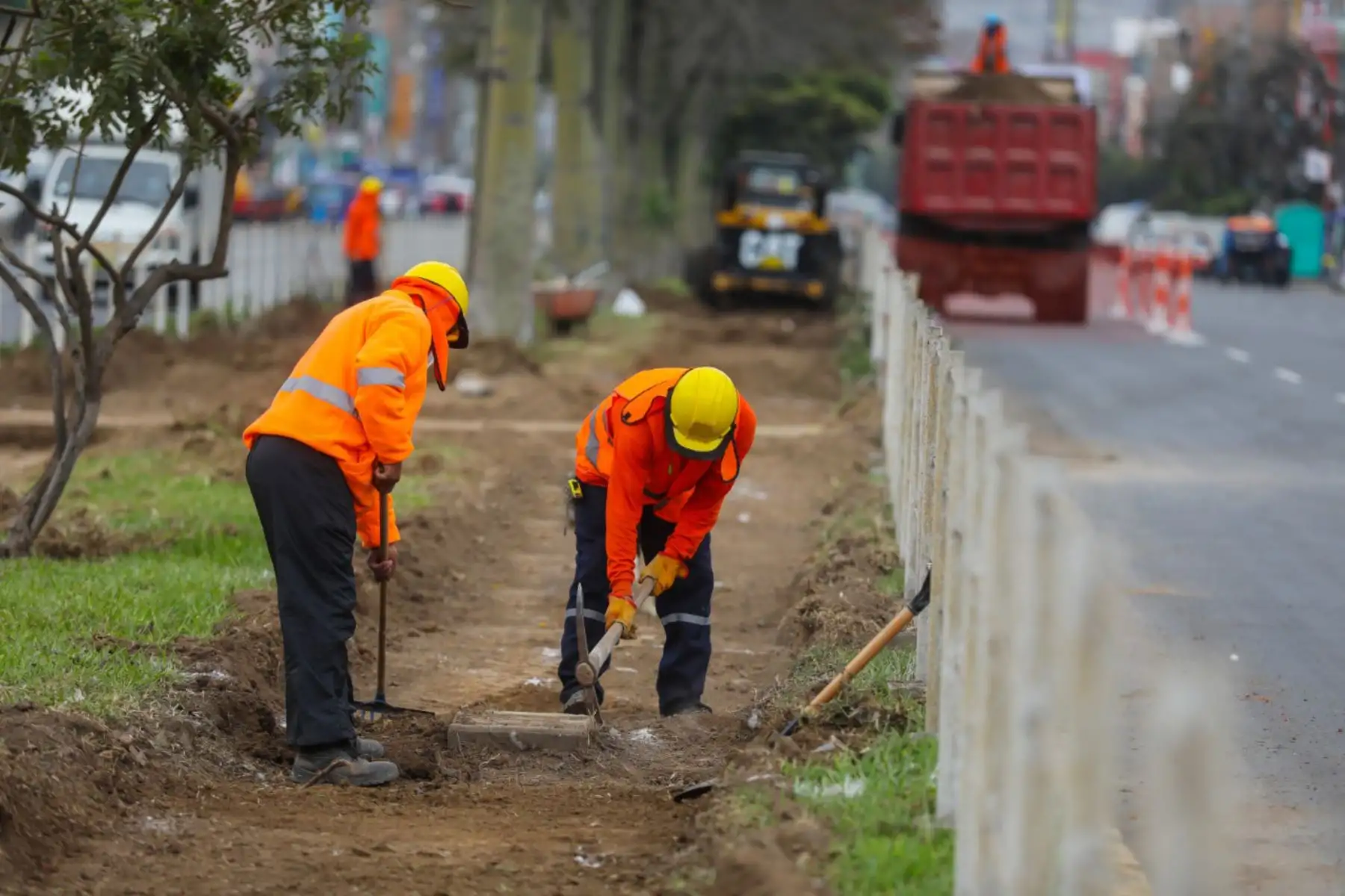 Municipalidad de Lima inicia ejecución de la primera ciclovía en San Juan de Lurigancho. Se implementará en la Av. Los Jardines y permitirá que las personas se desplacen en bicicleta de manera segura. Foto: ANDINA/Municipalidad de Lima