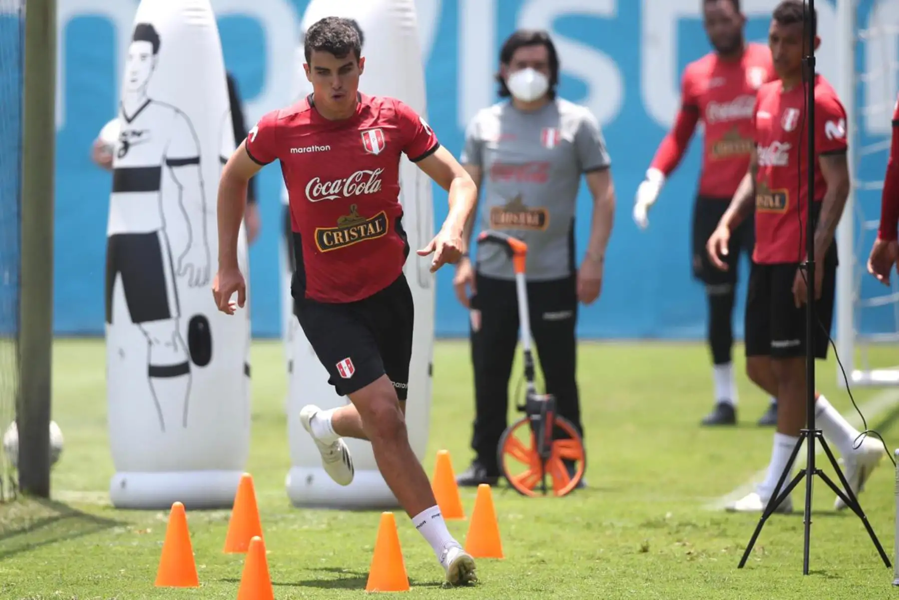 Selección peruana continúa sus entrenamientos a un día de su viaje a la ciudad Asunción para enfrentar a Paraguay por las Clasificatorias Qatar 2022. Foto: @SeleccionPeru