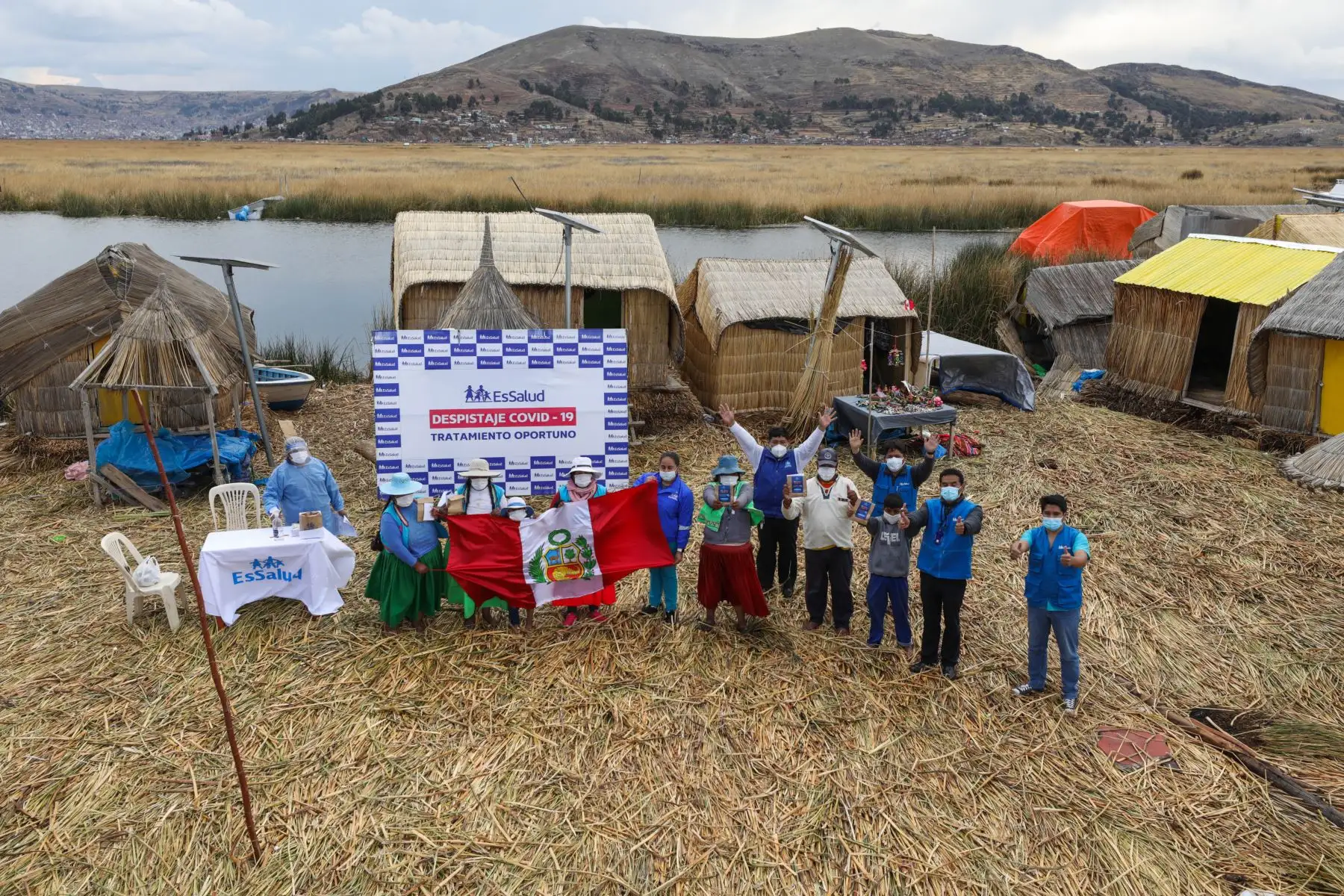 EsSalud Te Cuida" llegó a la isla de los Uros, en el Lago Titicaca - Puno, para realizar una campaña de tamizaje de covid-19.
Foto: ANDINA/Difusión