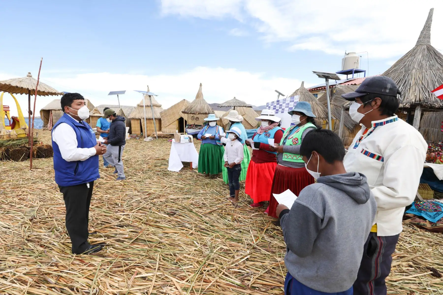 EsSalud Te Cuida" llegó a la isla de los Uros, en el Lago Titicaca - Puno, para realizar una campaña de tamizaje de covid-19.
Foto: ANDINA/Difusión