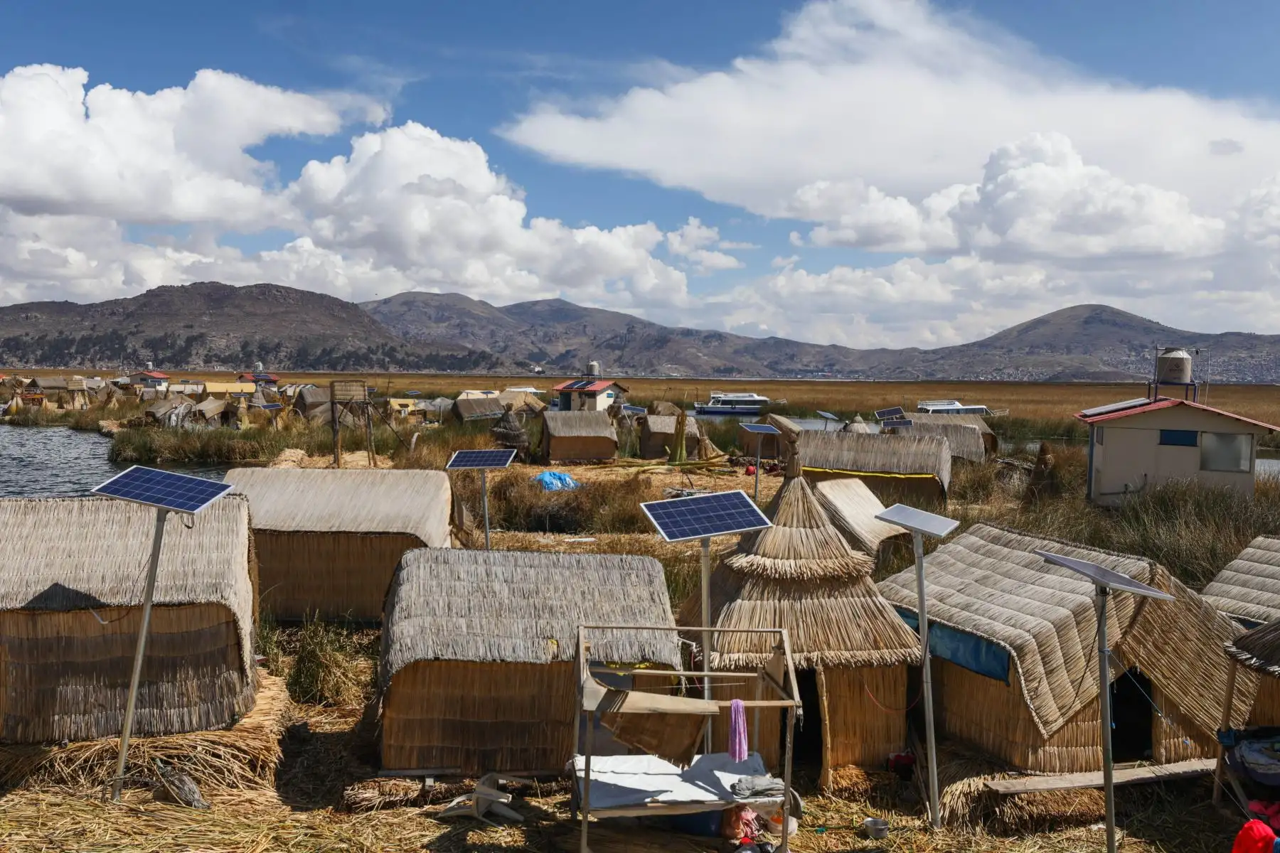 EsSalud Te Cuida" llegó a la isla de los Uros, en el Lago Titicaca - Puno, para realizar una campaña de tamizaje de covid-19.
Foto: ANDINA/EsSalud