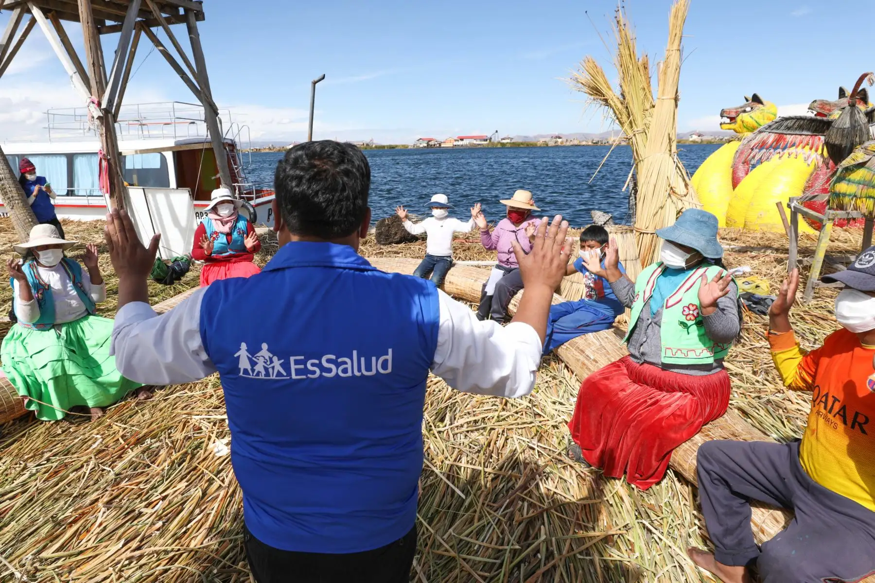 EsSalud Te Cuida" llegó a la isla de los Uros, en el Lago Titicaca - Puno, para realizar una campaña de tamizaje de covid-19.
Foto: ANDINA/EsSalud