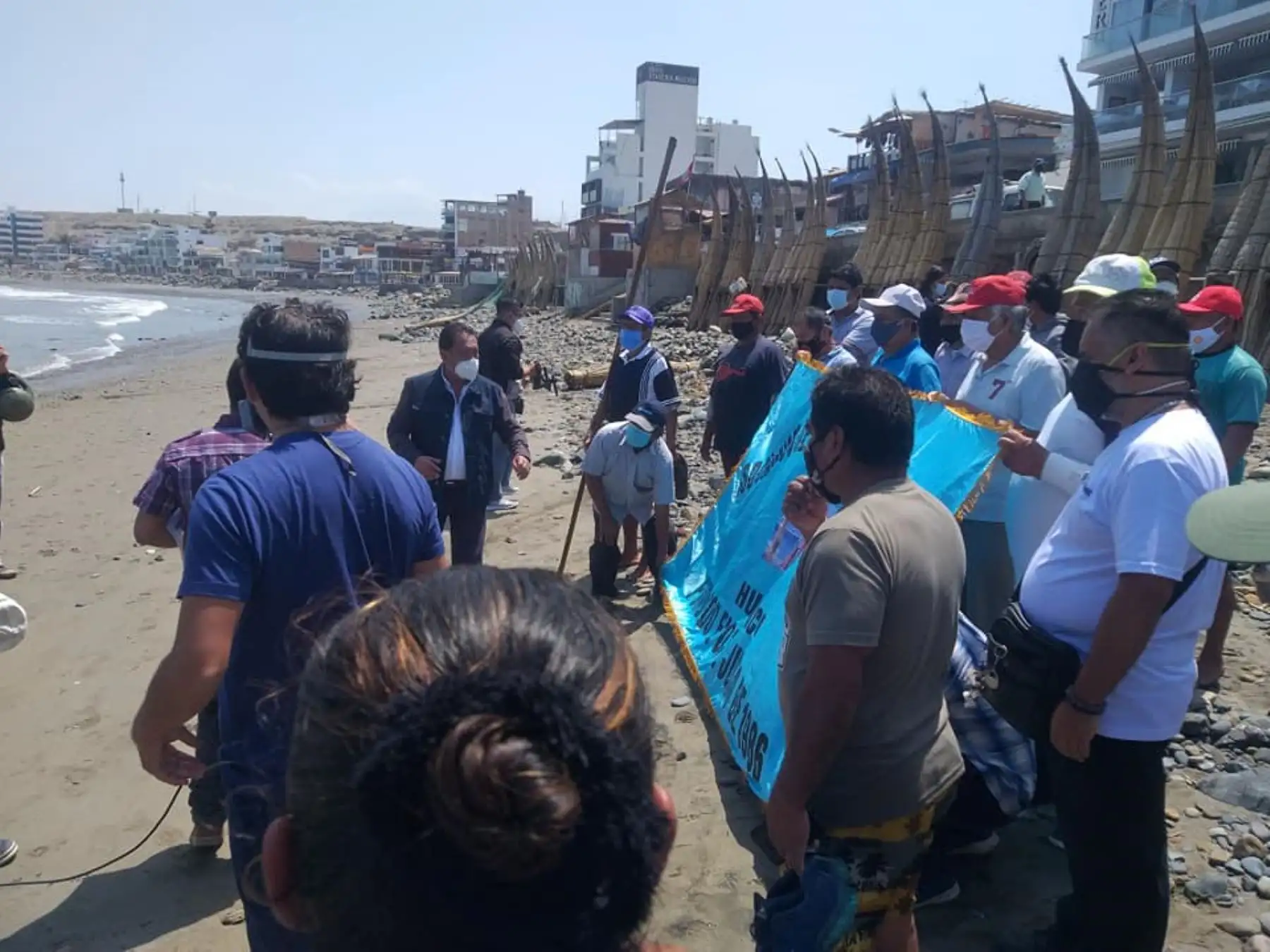 Pescadores artesanales de Huanchaco piden evitar destrucción de los humedales donde crecen los totorales, la materia prima con el que elaboran los emblemáticos caballitos de totora.