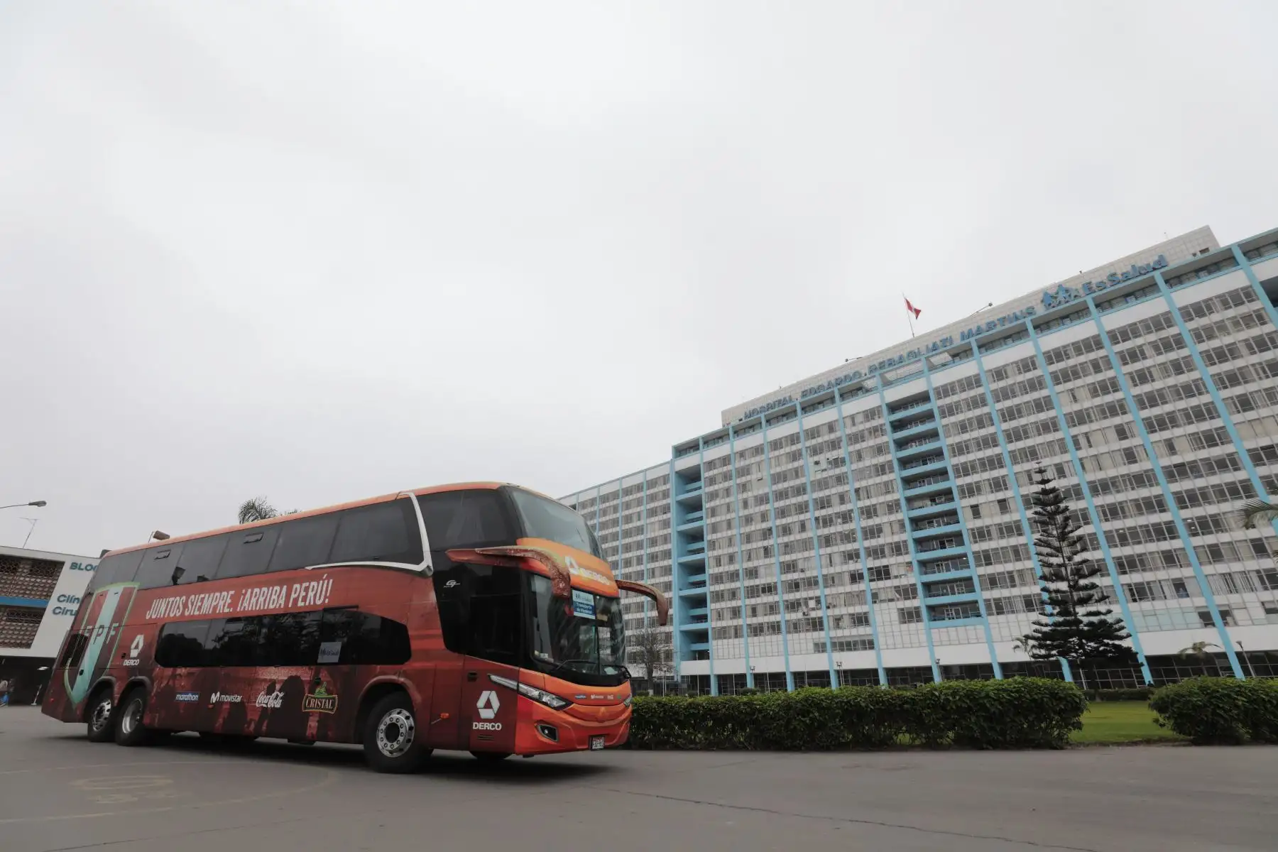 Bus de la selección peruana se convirtió por 6 meses en el bus de los héroes de la salud de EsSalud

Foto: ANDINA/Essalud