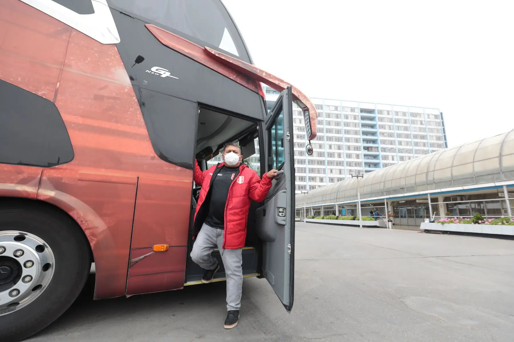 Bus de la selección peruana se convirtió por 6 meses en el bus de los héroes de la salud de EsSalud

Foto: ANDINA/Essalud