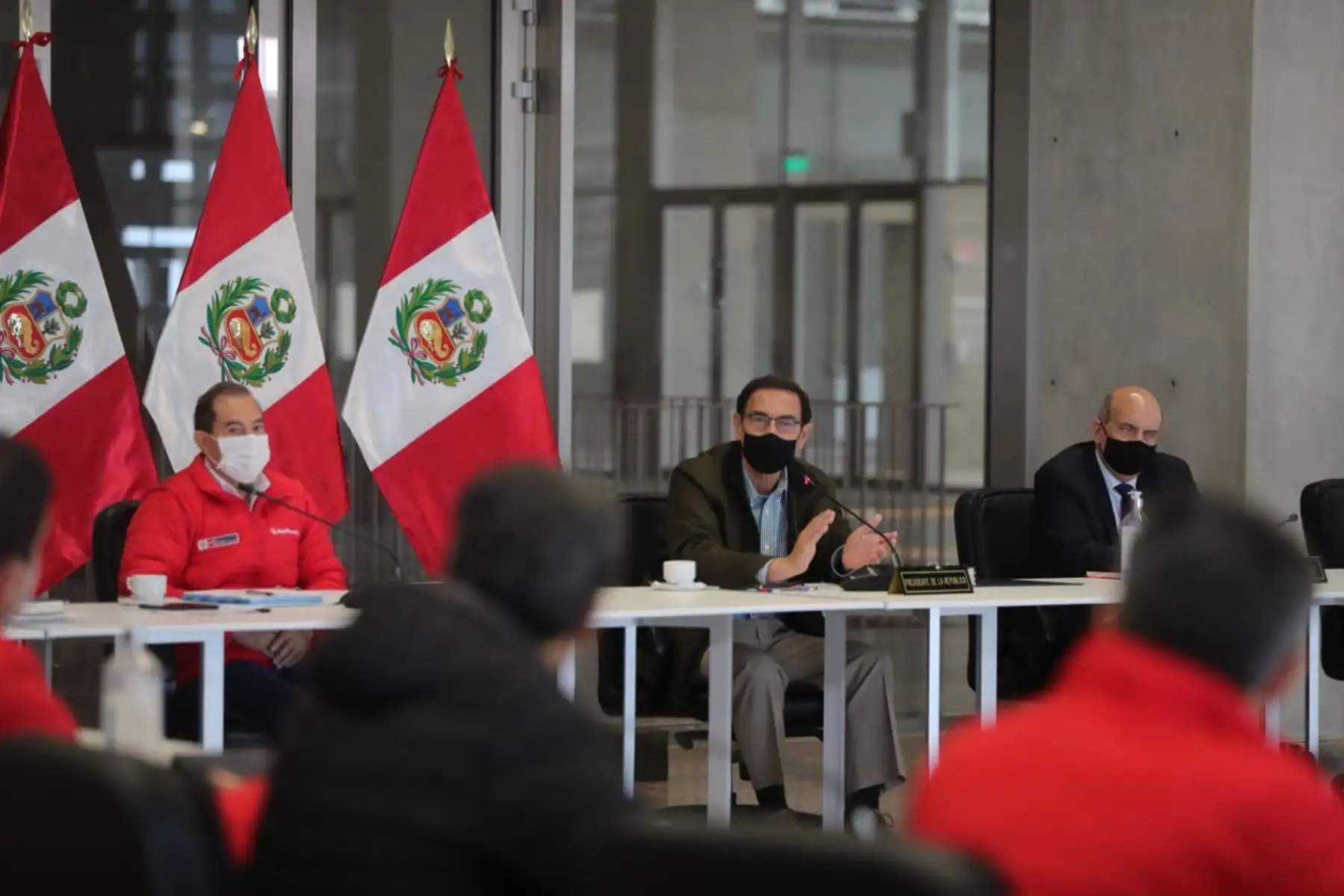 Presidente Martin Vizcarra, junto al titular de la PCM, Walter Martos, lideran una nueva sesión del Consejo de Ministros en los ambientes del próximo Museo Nacional del Perú (MUNA) en Lurín, recinto cultural de gran envergadura con miras al Bicentenario de nuestra Independencia.

Foto: ANDINA /Presidencia