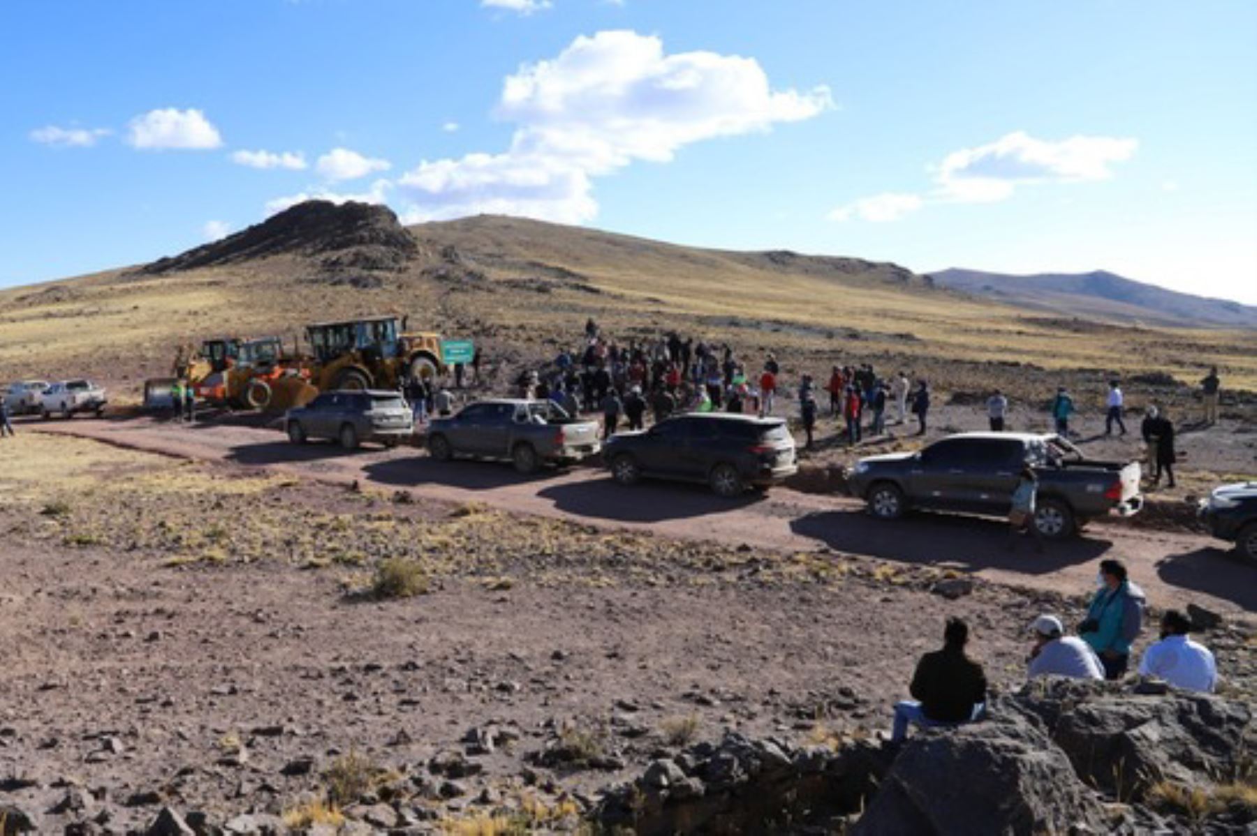 Los gobernadores regionales de Huancavelica y Lima dieron inicio al mejoramiento de la carretera Binacional Qhapaq Ñan. Foto: ANDINA/Difusión