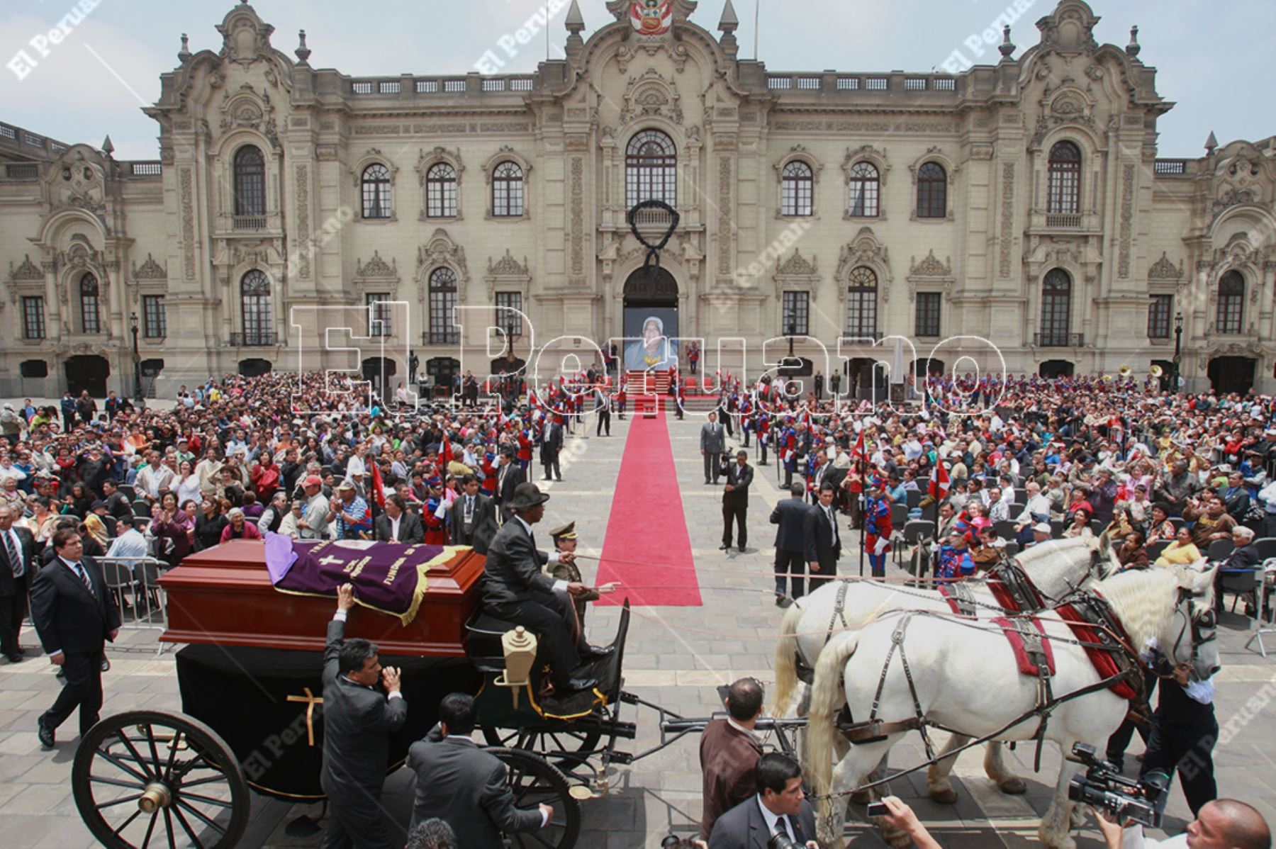 Lima - 11 octubre 2009 / Funerales del cantante criollo Arturo "Zambo" Cavero. Foto: Diario Oficial El Peruano / Carlos Lezama