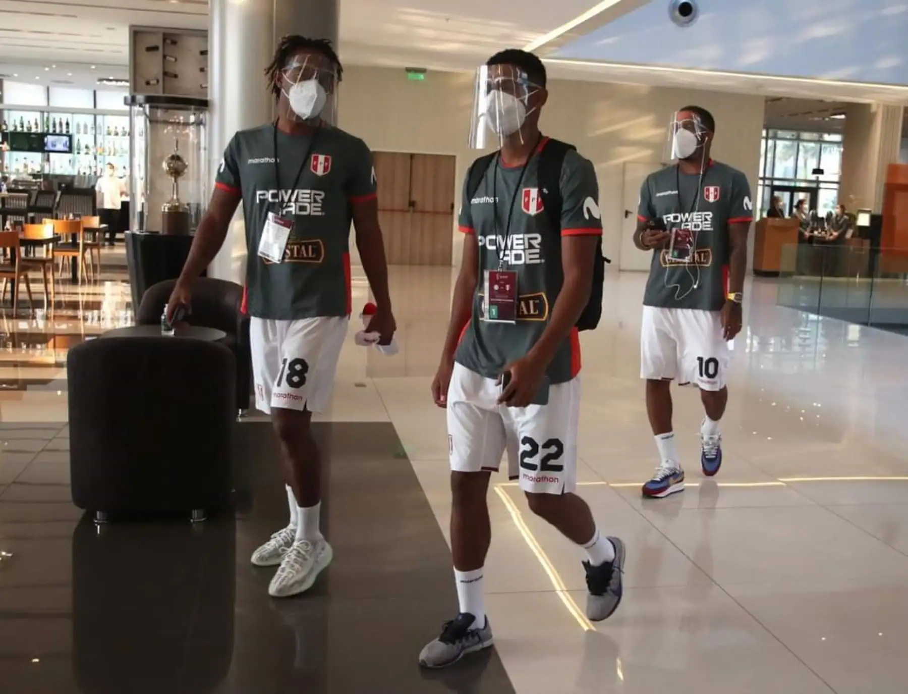 La Selección Peruana deja el hotel de concentración para dirigirse al estadio Defensores del Chaco en Asunción donde enfrentará a Paraguay por la primera fecha de las eliminatorias rumbo a Qatar 2022. Foto: FPF