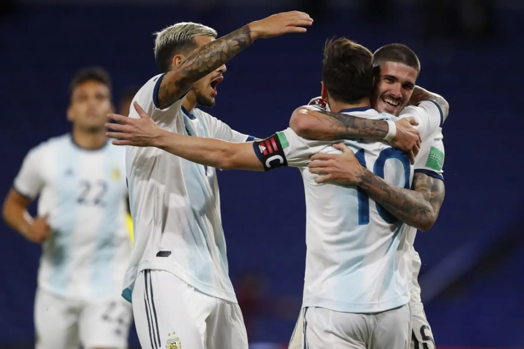 El argentino Lionel Messi celebra después de anotar contra Ecuador durante su partido de fútbol clasificatorio sudamericano para la Copa Mundial de la FIFA 2022 en el estadio La Bombonera en Buenos Aires el 8 de octubre de 2020, en medio de la pandemia del nuevo coronavirus COVID-19. Foto: AFP