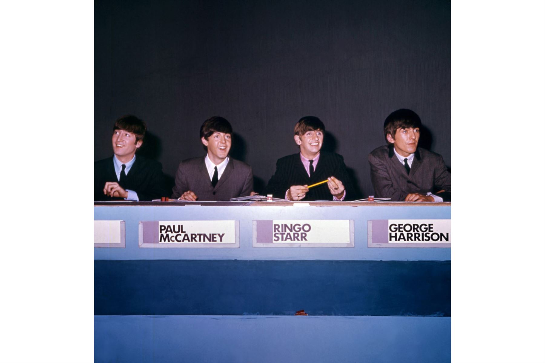 Esta imagen de archivo muestra a The Beatles (L-R), John Lennon, Paul McCartney, Ringo Starr y George Harrison en 1964, en Londres. Foto: AFP