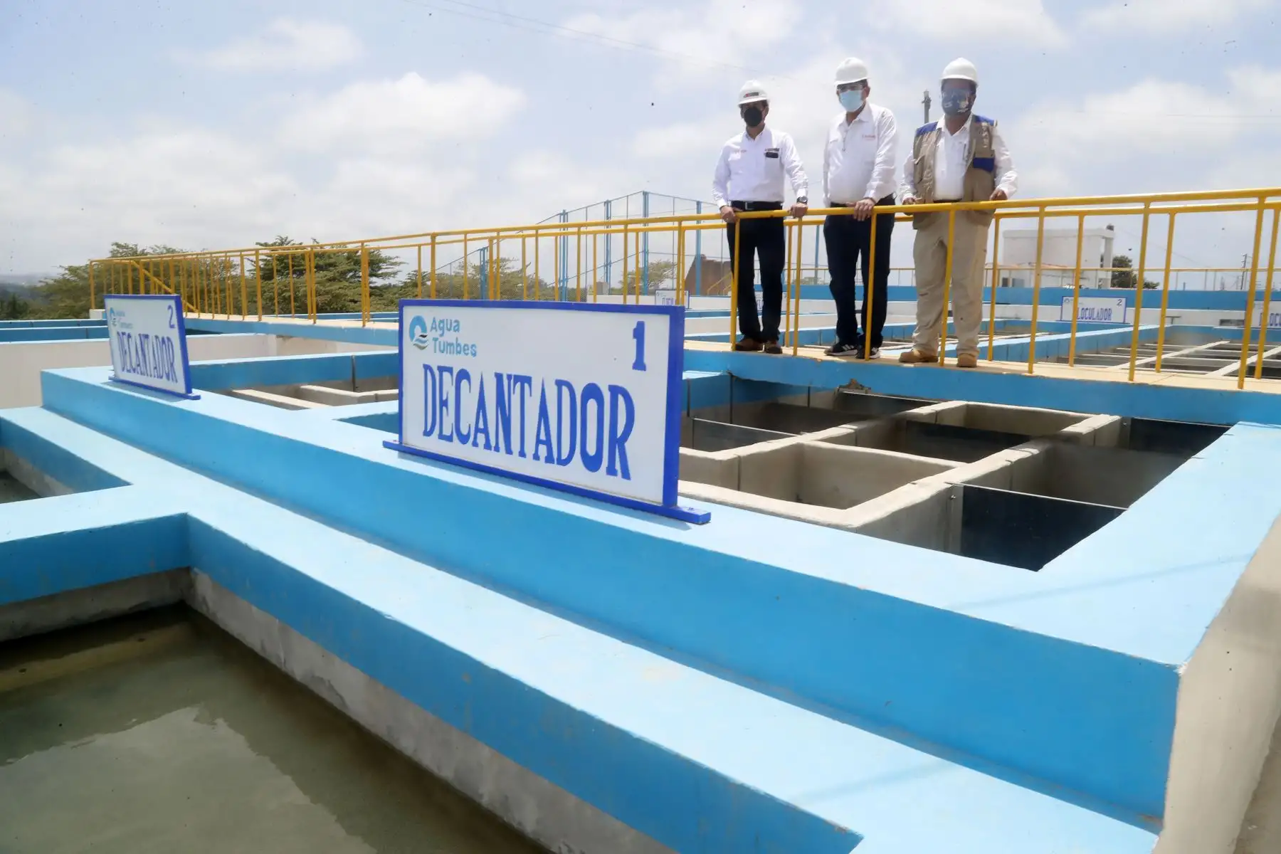 Ministro de Vivienda Construcción y Saneamiento Carlos Lozada acompañado del Presidente del Congreso Manuel Merino realiza una visita de trabajo a la región Tumbes e inspecciona obras en PTAP El Milagro y Aguas Verdes. Foto: ANDINA/Ministerio de Vivienda
