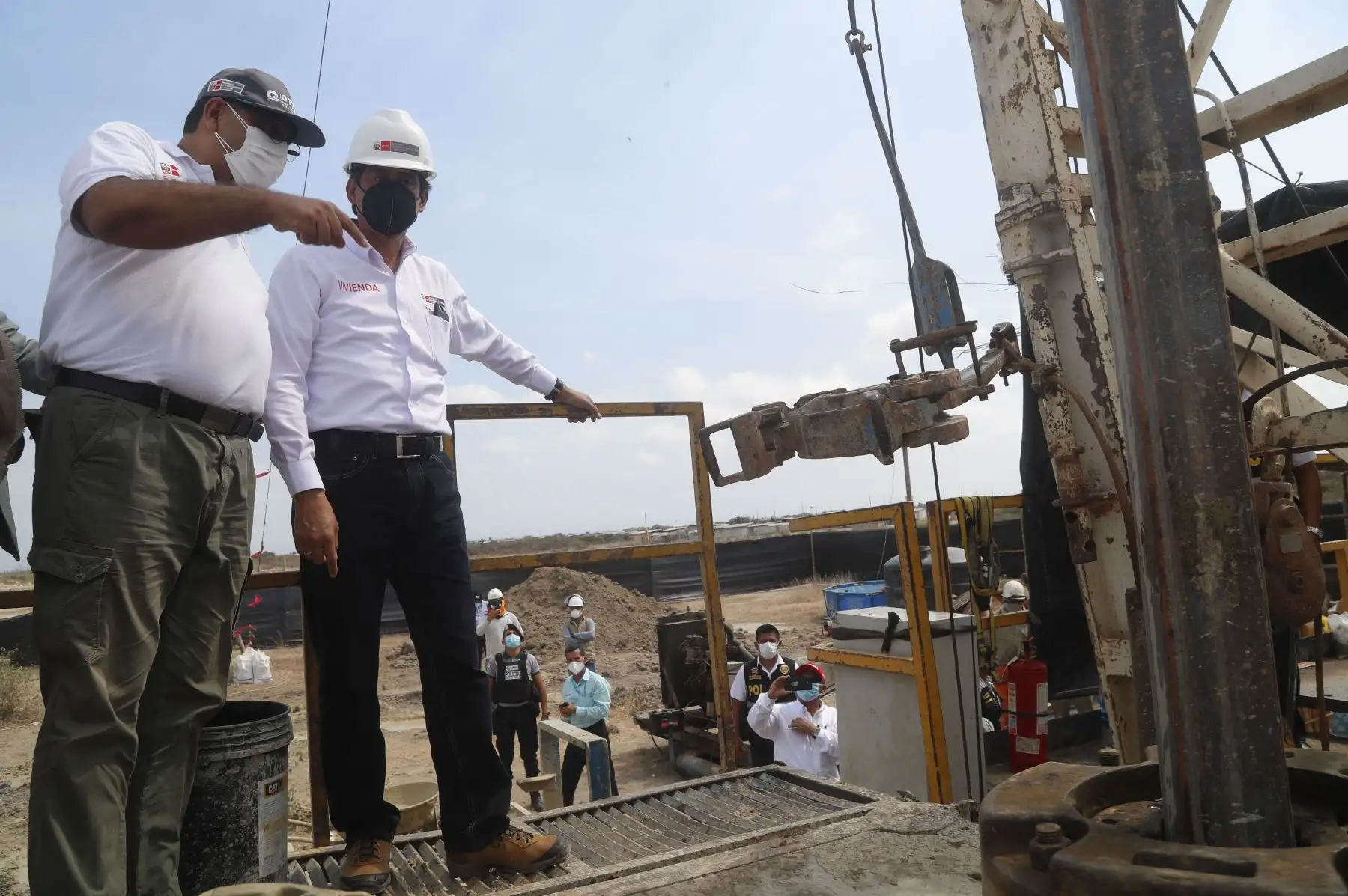 Ministro de Vivienda Construcción y Saneamiento Carlos Lozada acompañado del Presidente del Congreso Manuel Merino realiza una visita de trabajo a la región Tumbes e inspecciona obras en PTAP El Milagro y Aguas Verdes. Foto: ANDINA/Ministerio de Vivienda