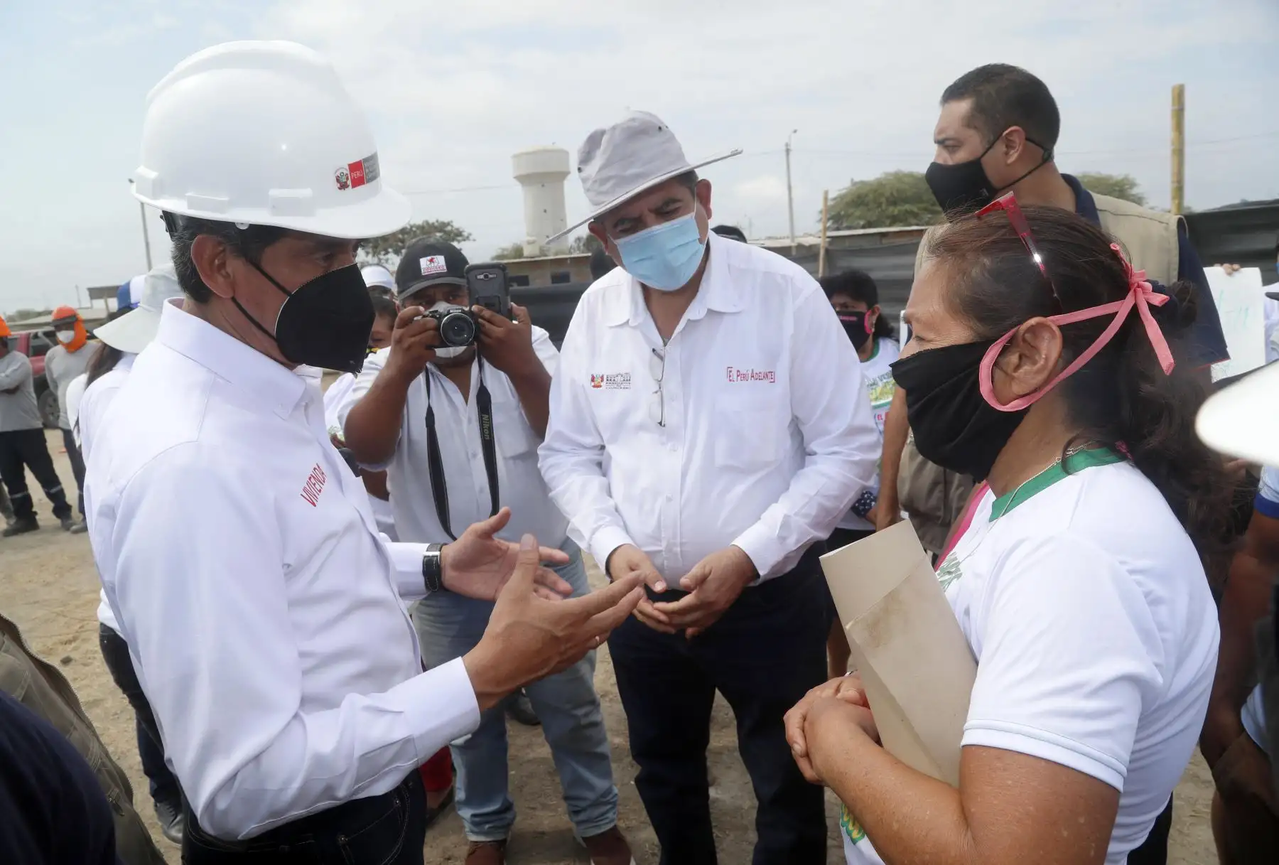 Ministro de Vivienda Construcción y Saneamiento Carlos Lozada acompañado del Presidente del Congreso Manuel Merino realiza una visita de trabajo a la región Tumbes e inspecciona obras en PTAP El Milagro y Aguas Verdes. Foto: ANDINA/Ministerio de Vivienda
