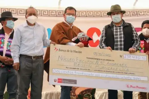 El ministro de Agricultura y Riego, Jorge Montenegro, llegó a Huancavelica como parte de una nueva gira de trabajo. Foto: ANDINA/Difusión