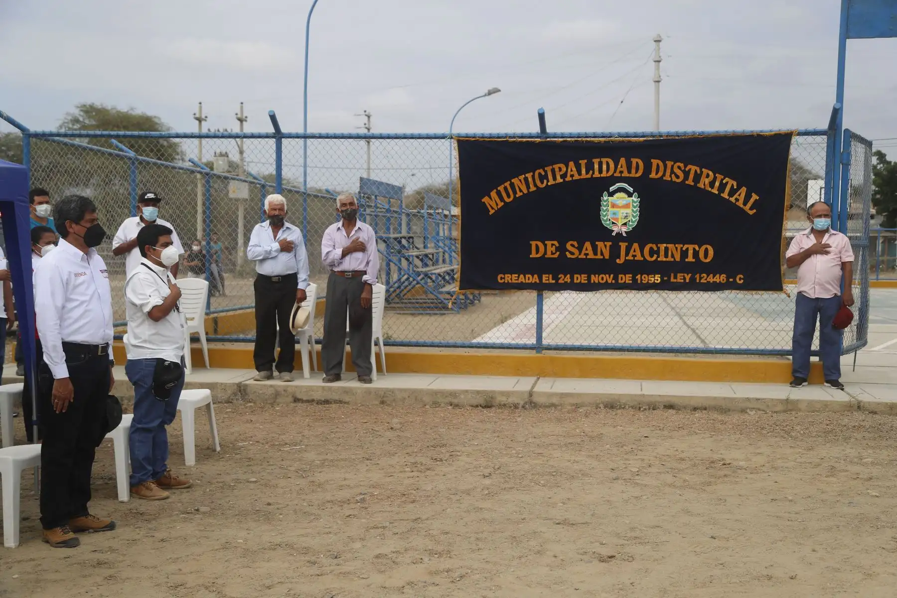 El ministro de Vivienda, Construcción y Saneamiento, Carlos Lozada, inspeccionó avance de obras e instalación de los servicios de agua potable y alcantarillado en el caserío de Francos, distrito de San Jacinto, provincia de Tumbes. Foto: ANDINA/Ministerio de Vivienda