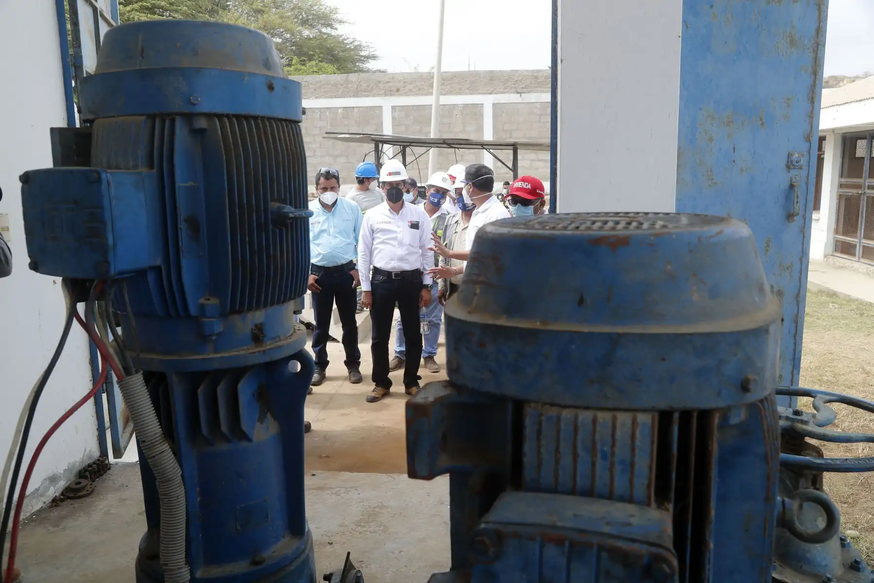 El ministro de Vivienda, Construcción y Saneamiento, Carlos Lozada, inspeccionó avance de obras e instalación de los servicios de agua potable y alcantarillado en el caserío de Francos, distrito de San Jacinto, provincia de Tumbes. Foto: ANDINA/Ministerio de Vivienda