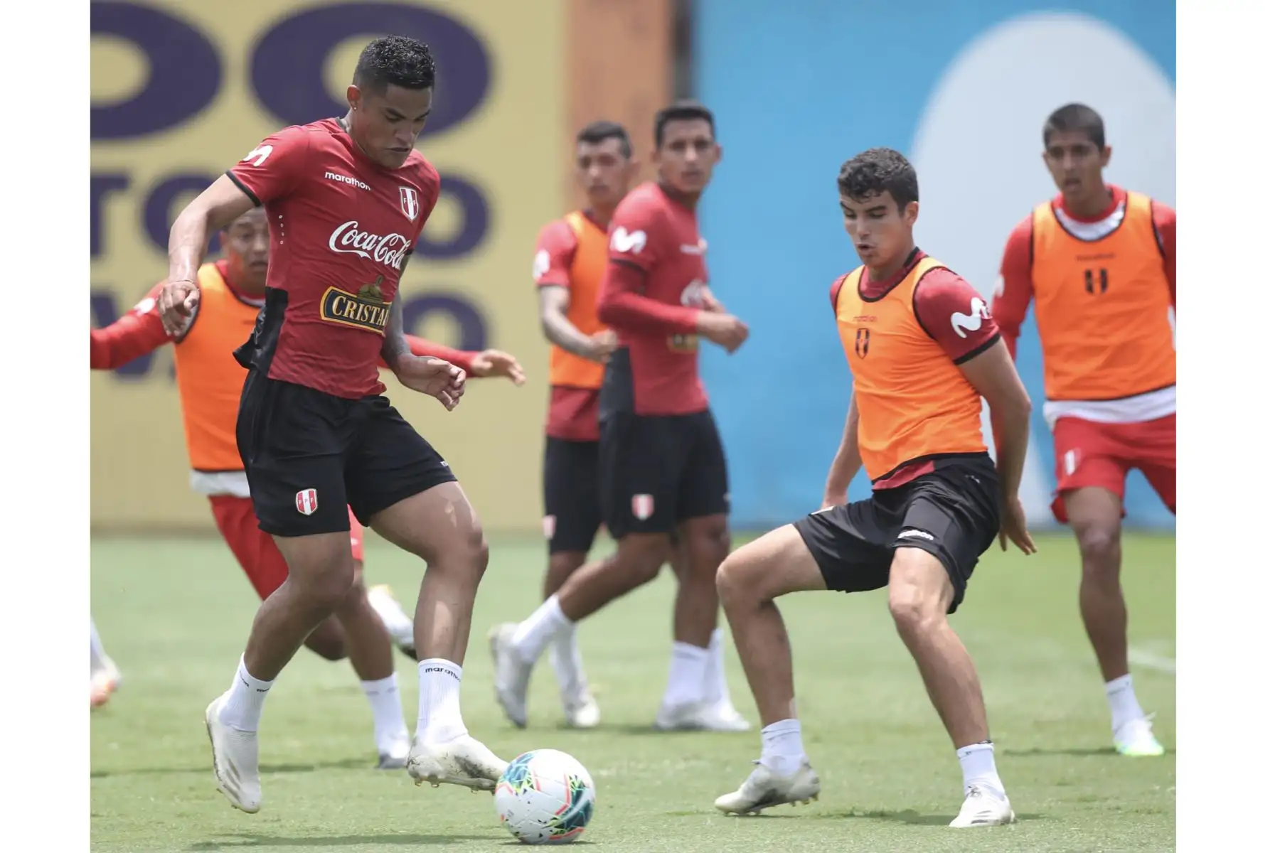 El futbolista Anderson Santamaría de la Selección peruana continúa los entrenamientos previo a su partido contra Brasil por la fecha 2 de las Clasificatorias Qatar 2022. Foto: @SeleccionPeru