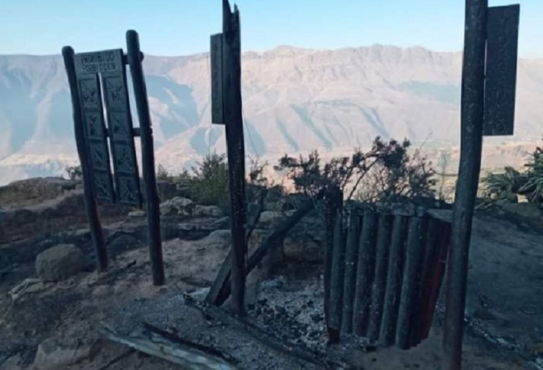 El incendio forestal de grandes proporciones que se registró desde ayer hasta esta tarde en Cusco, dañó parte del parque arqueológico de Tipón, ubicado al sureste de la Ciudad Imperial.