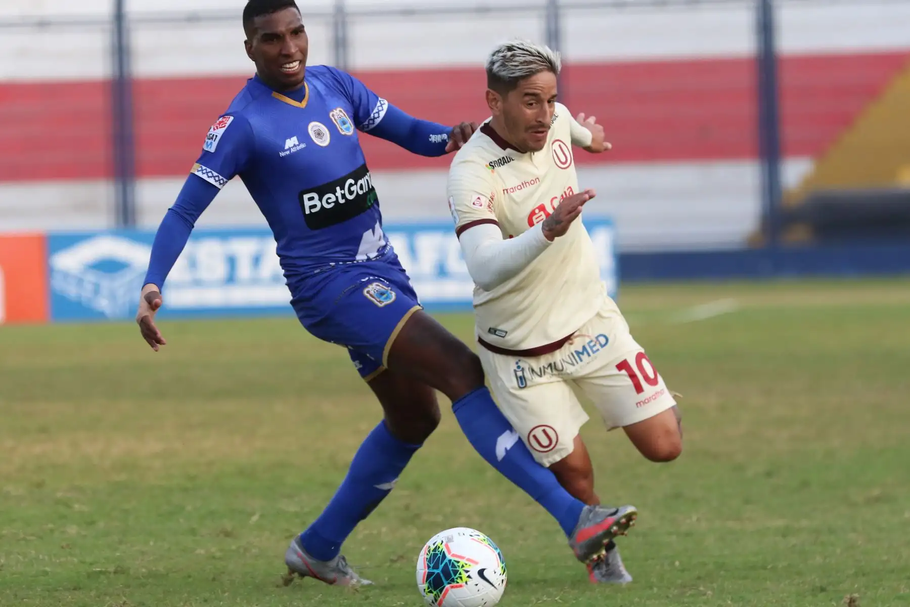 Universitario de Deportes y Deportivo Binacional empataron 1a1, en  partido disputado en el estadio Iván Elías Moreno, de Villa El Salvador, por la decimosétima fecha del torneo Apertura de la Liga 1.Foto: ANDINA/Liga 1 Universitario de Deportes y Deportivo Binacional empataron 1a1, en  partido disputado en el estadio Iván Elías Moreno, de Villa El Salvador, por la decimosétima fecha del torneo Apertura de la Liga 1.Foto: ANDINA/Liga 1
