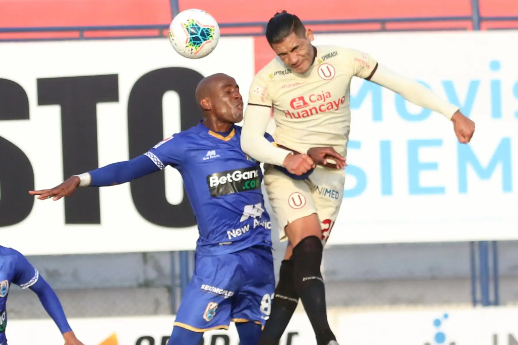Universitario de Deportes y Deportivo Binacional empataron 1a1, en  partido disputado en el estadio Iván Elías Moreno, de Villa El Salvador, por la decimosétima fecha del torneo Apertura de la Liga 1.Foto: ANDINA/Liga 1 Universitario de Deportes y Deportivo Binacional empataron 1a1, en  partido disputado en el estadio Iván Elías Moreno, de Villa El Salvador, por la decimosétima fecha del torneo Apertura de la Liga 1.Foto: ANDINA/Liga 1