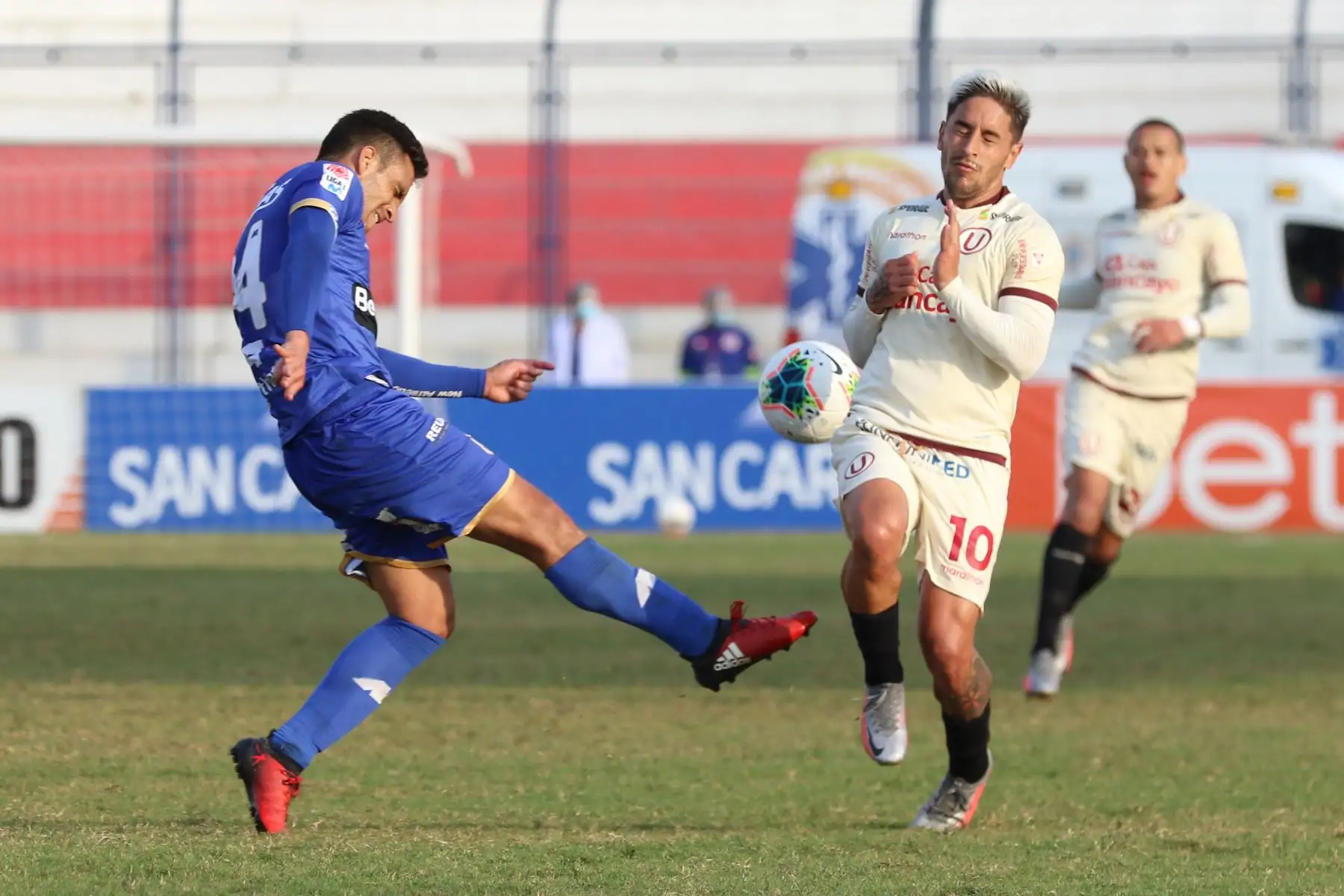 Universitario de Deportes y Deportivo Binacional empataron 1a1, en  partido disputado en el estadio Iván Elías Moreno, de Villa El Salvador, por la decimosétima fecha del torneo Apertura de la Liga 1.Foto: ANDINA/Liga 1 Universitario de Deportes y Deportivo Binacional empataron 1a1, en  partido disputado en el estadio Iván Elías Moreno, de Villa El Salvador, por la decimosétima fecha del torneo Apertura de la Liga 1.Foto: ANDINA/Liga 1